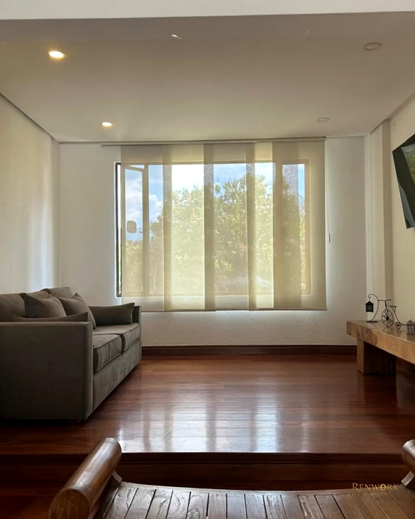 VENTA CASA ALTOS DEL POBLADO MEDELLÍN 308,56 MTS2 · foto 1