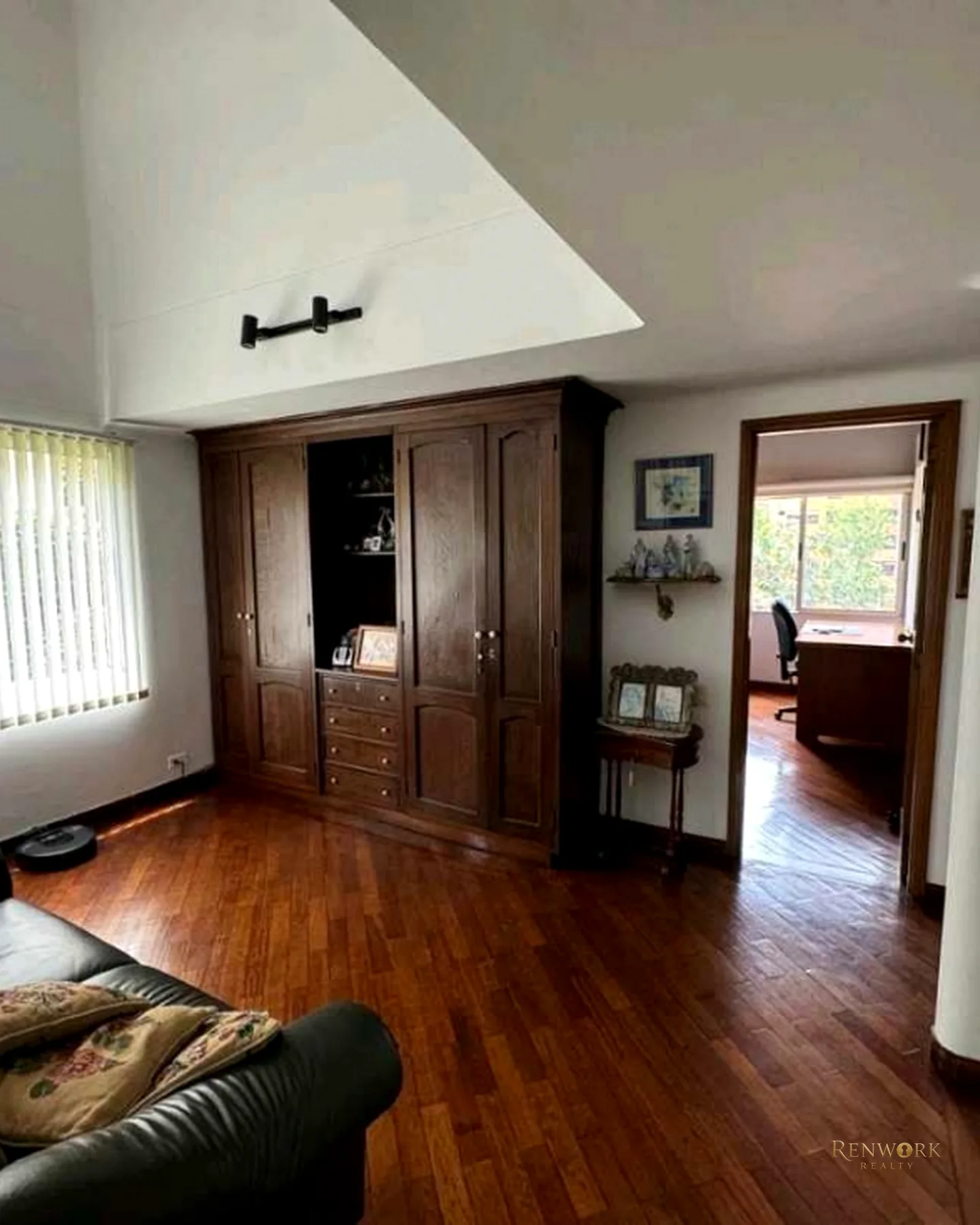 VENTA CASA BARRIO POBLADO GRAN FORMATO 470 MT2 CON JARDIN Y MODERNA · foto 17
