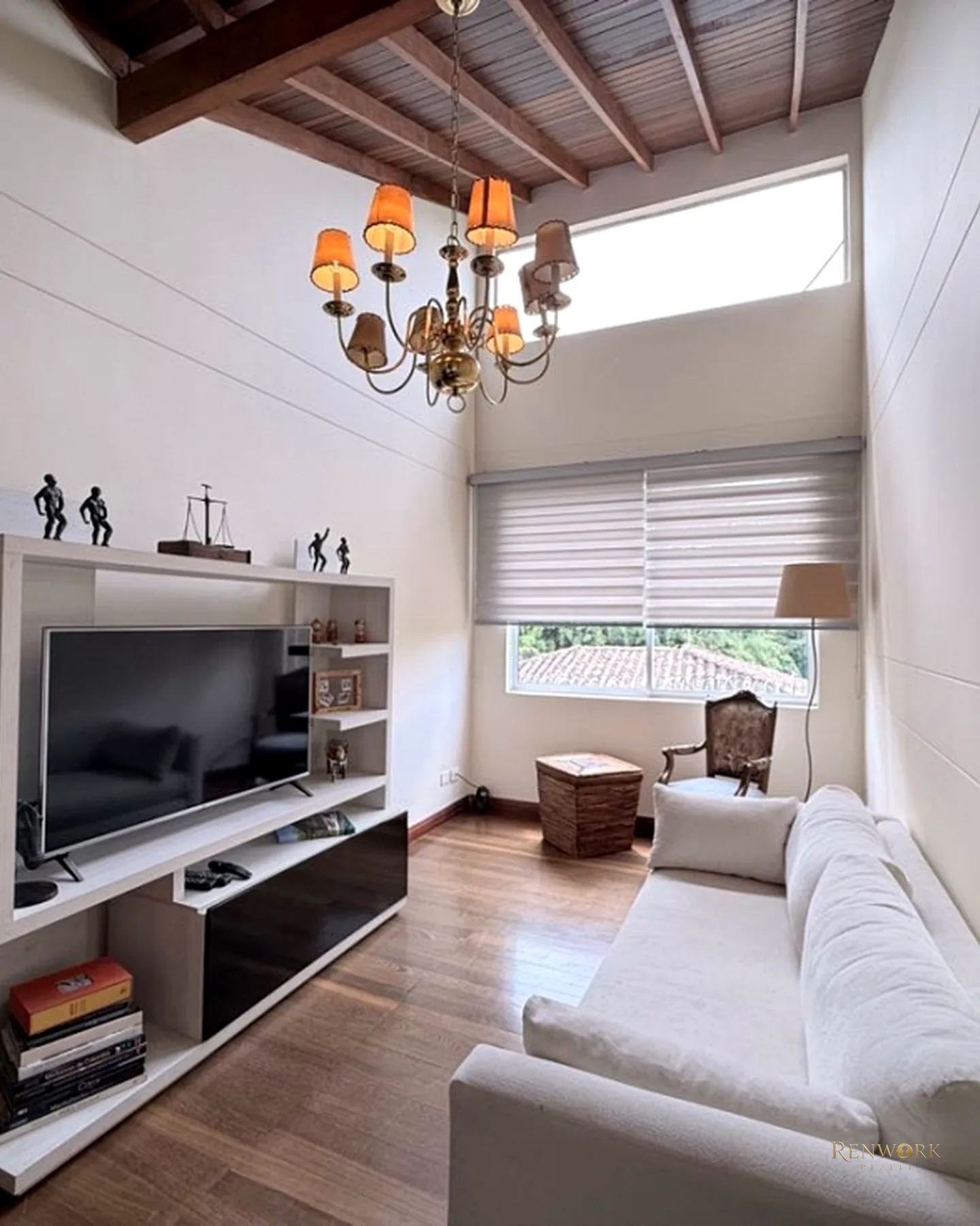 VENTA CASA COLEGIO MONTESSORI 193M2 ESQUINERA · foto 3