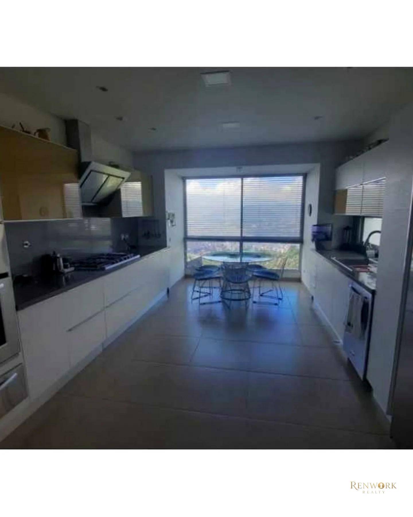 VENTA CASA CON PISCINA EN LAS PALMAS CON HERMOSA VISTA A LA CIUDAD. · foto 4