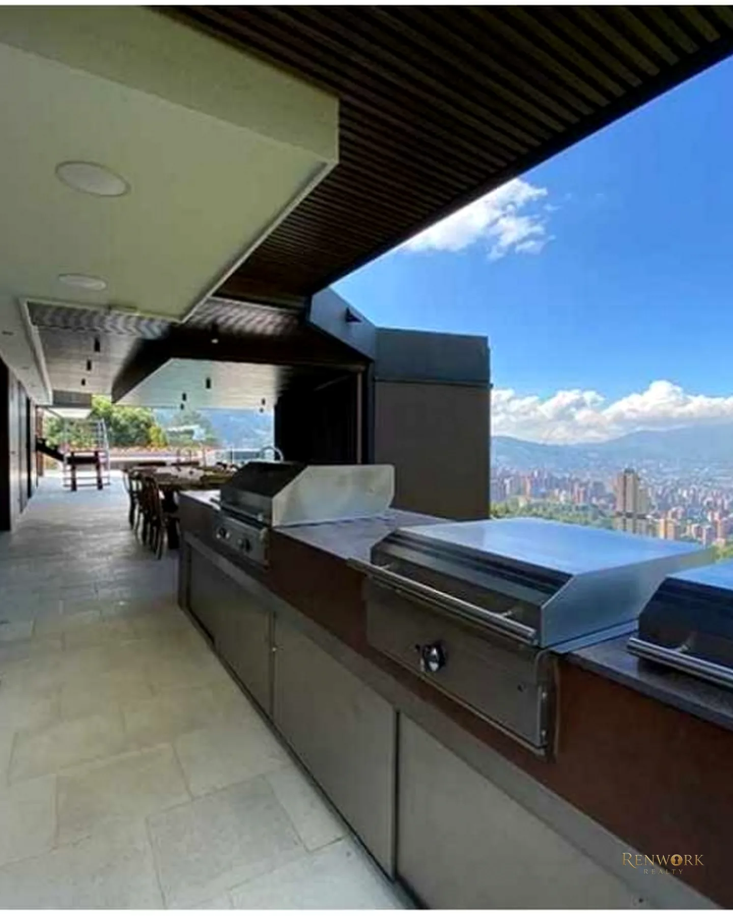 VENTA CASA CON PISCINA EN LAS PALMAS CON HERMOSA VISTA A LA CIUDAD. · foto 5