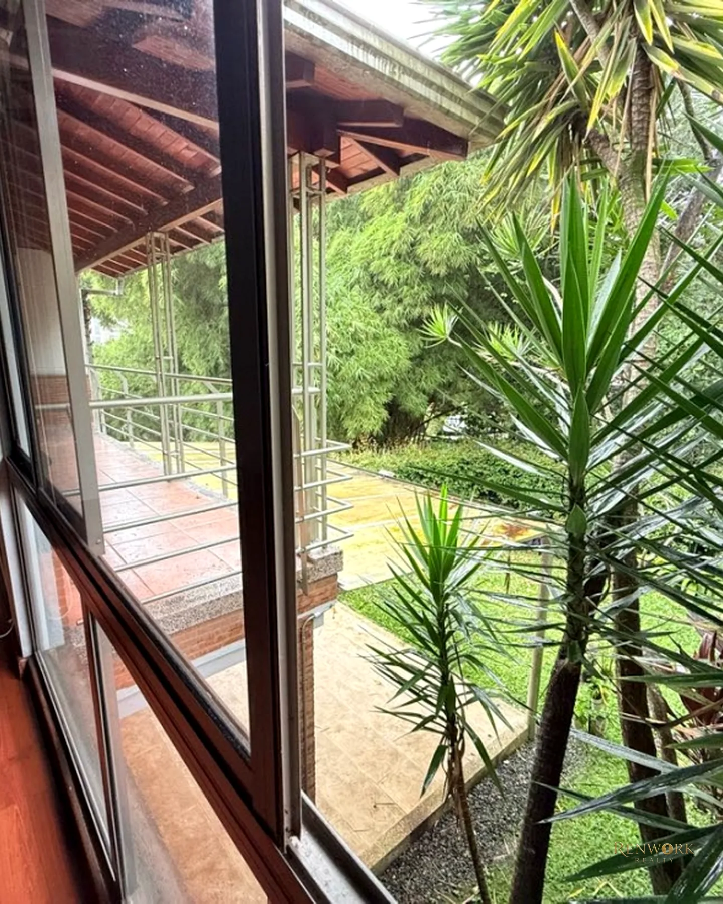 VENTA CASA CUMBRES ENVIGADO 269 MTS2 DOS NIVELES U COMPLETA JARDIN · foto 22