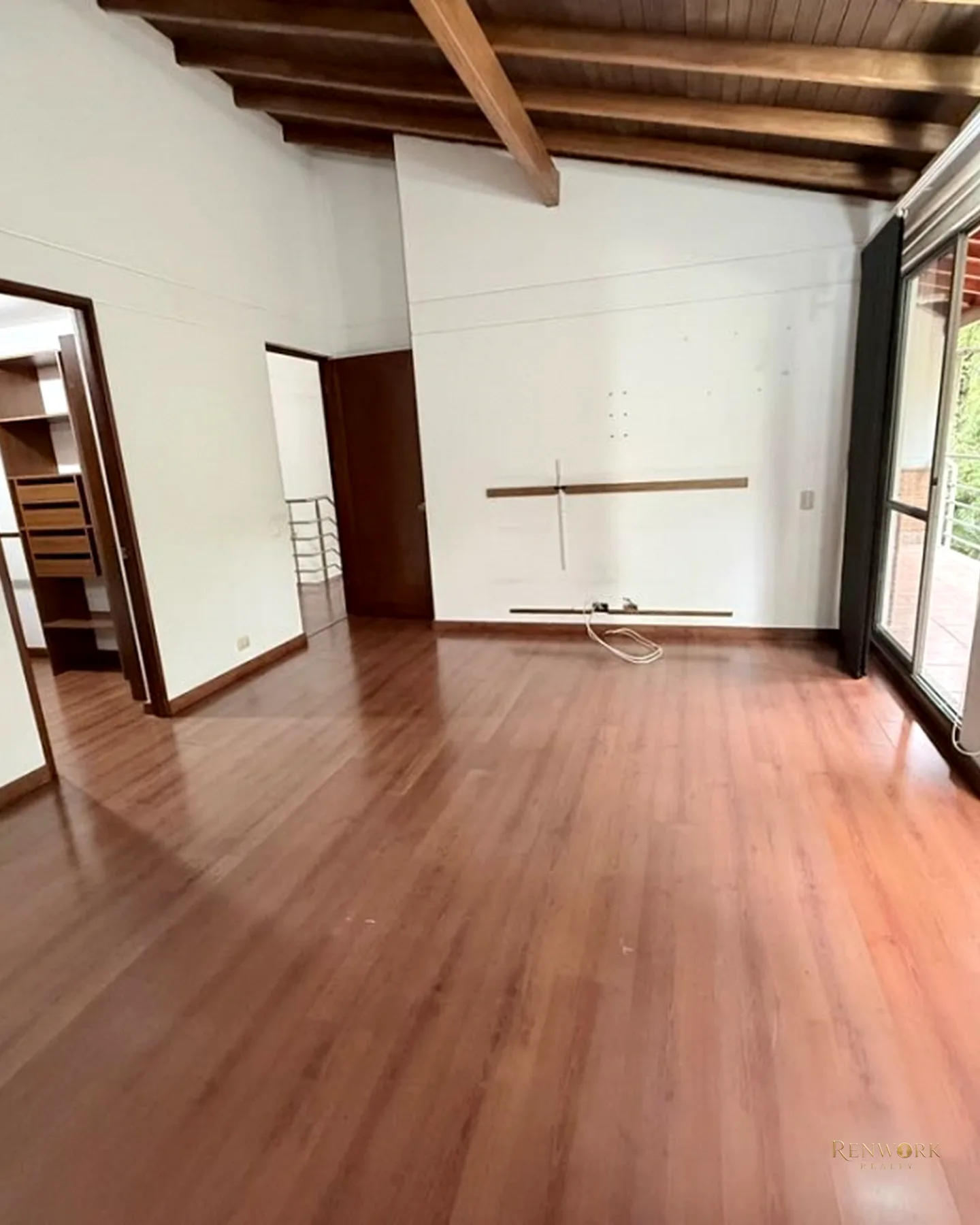 VENTA CASA CUMBRES ENVIGADO 269 MTS2 DOS NIVELES U COMPLETA JARDIN · foto 5