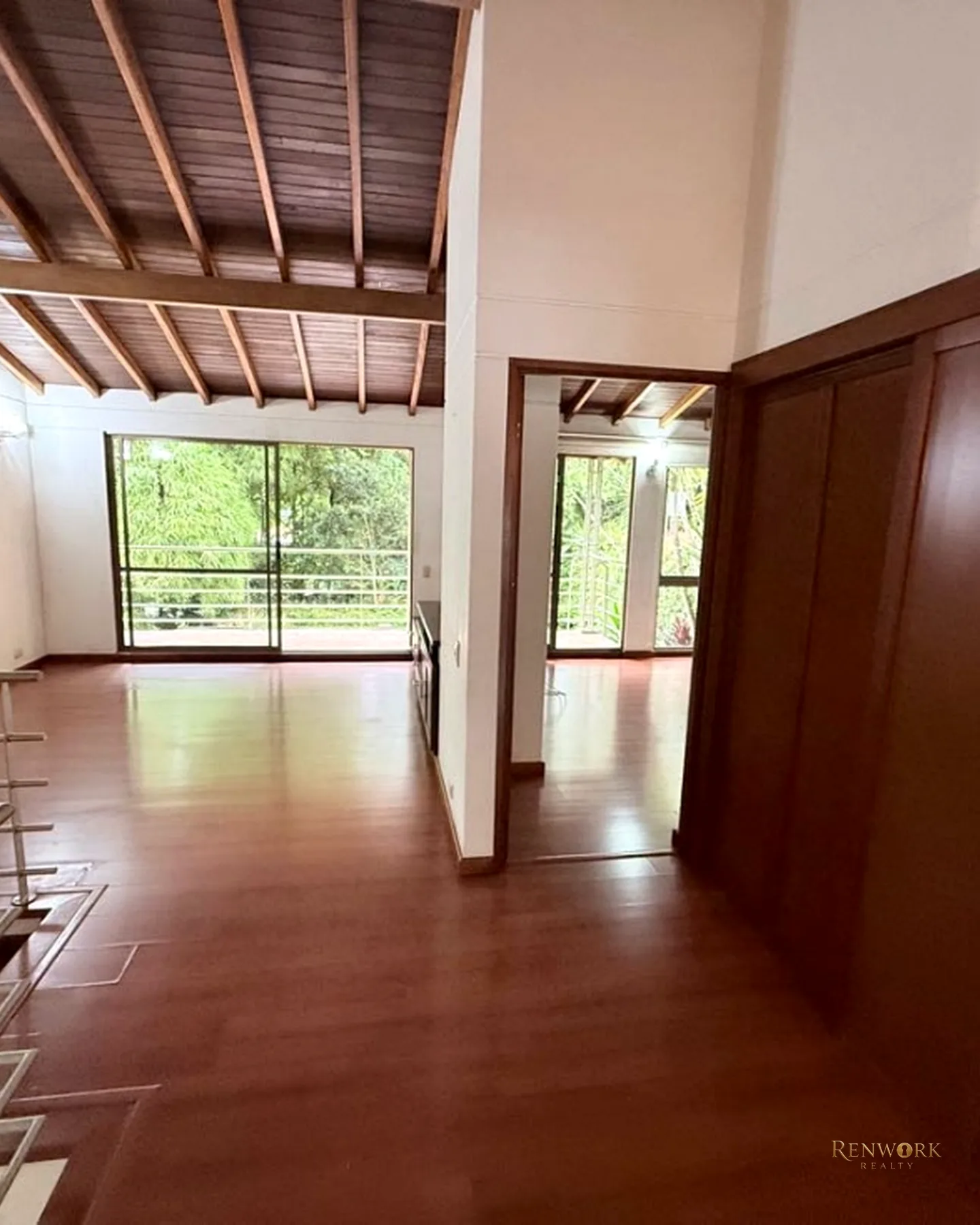 VENTA CASA CUMBRES ENVIGADO 269 MTS2 DOS NIVELES U COMPLETA JARDIN · foto 4