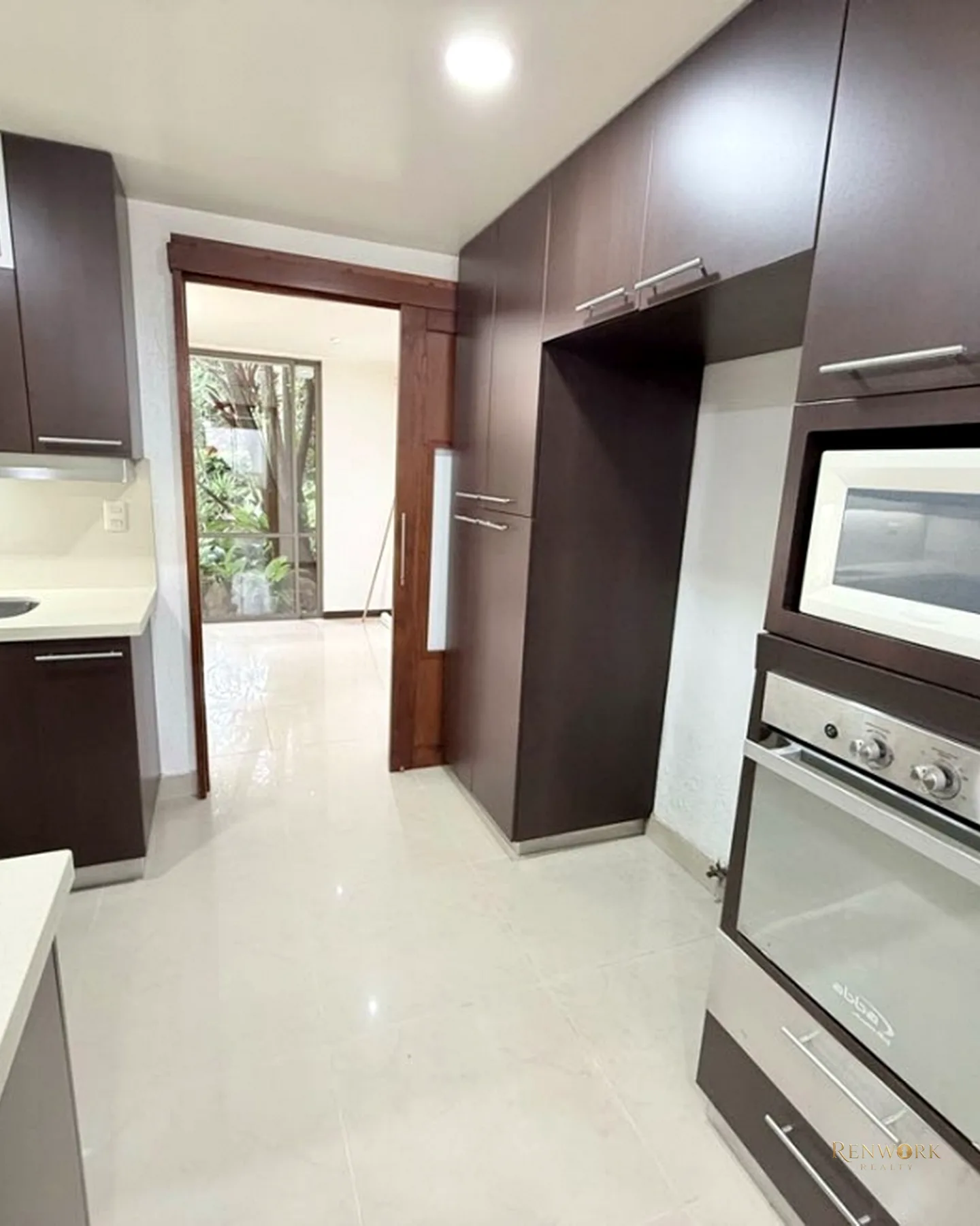 VENTA CASA CUMBRES ENVIGADO 269 MTS2 DOS NIVELES U COMPLETA JARDIN · foto 3