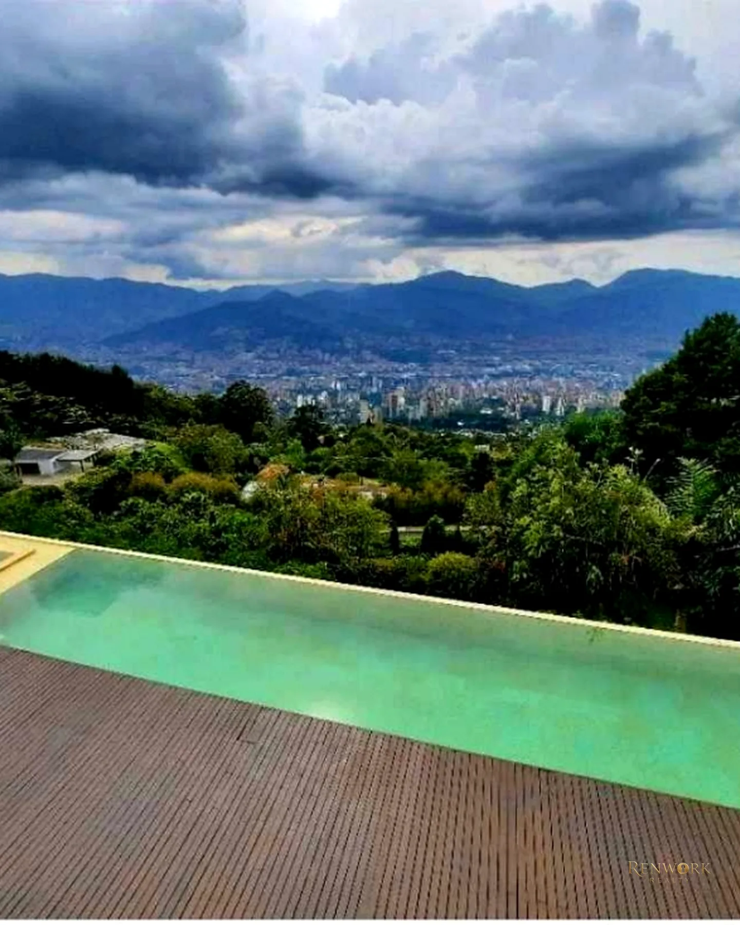 VENTA CASA PALMAS CON VISTA INIGUALABLE ,PISCINA · foto 3