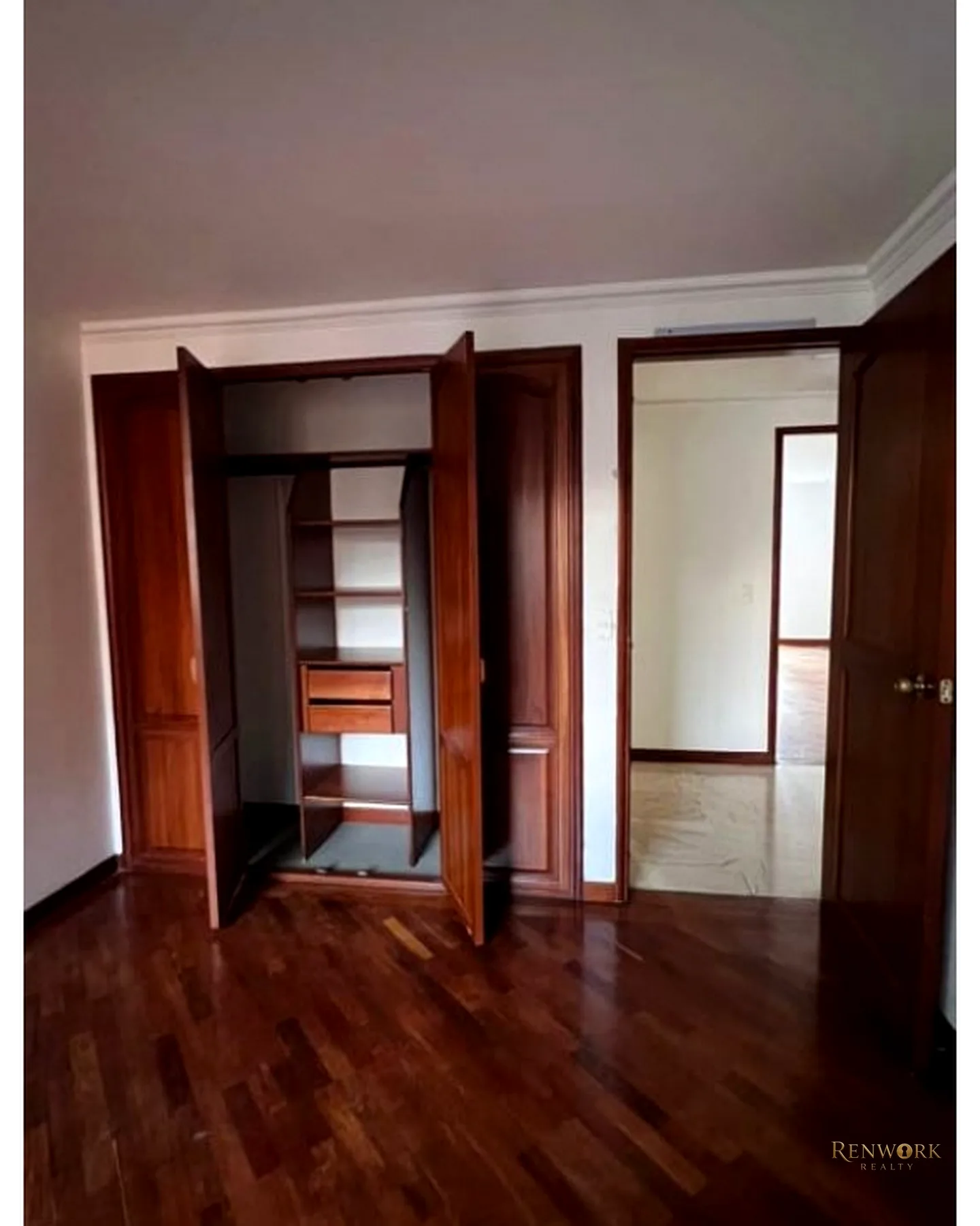 VENTA DE AMPLIO APARTAMENTO SECTOR LAS SANTAS EL POBLADO · foto 8