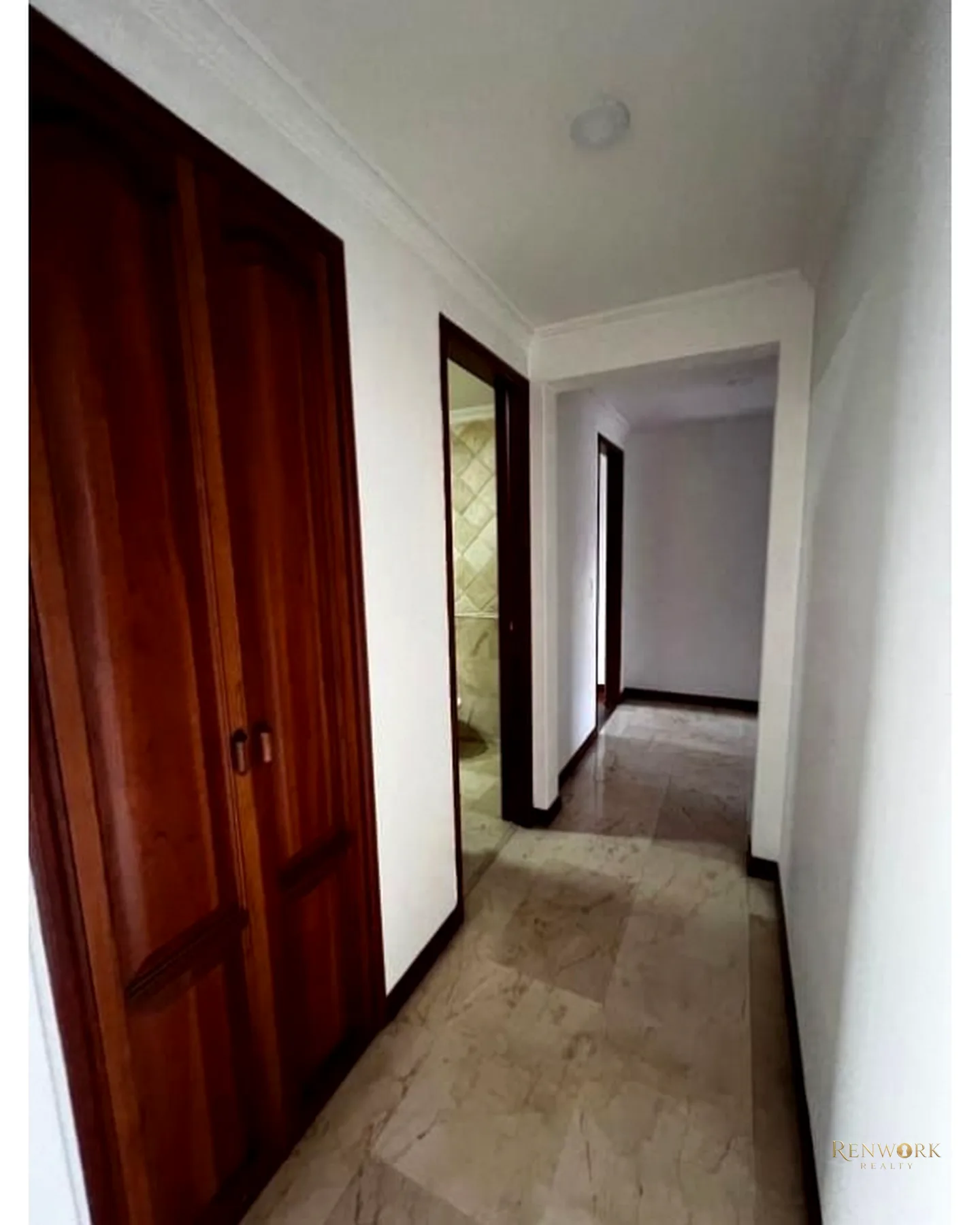 VENTA DE AMPLIO APARTAMENTO SECTOR LAS SANTAS EL POBLADO · foto 9