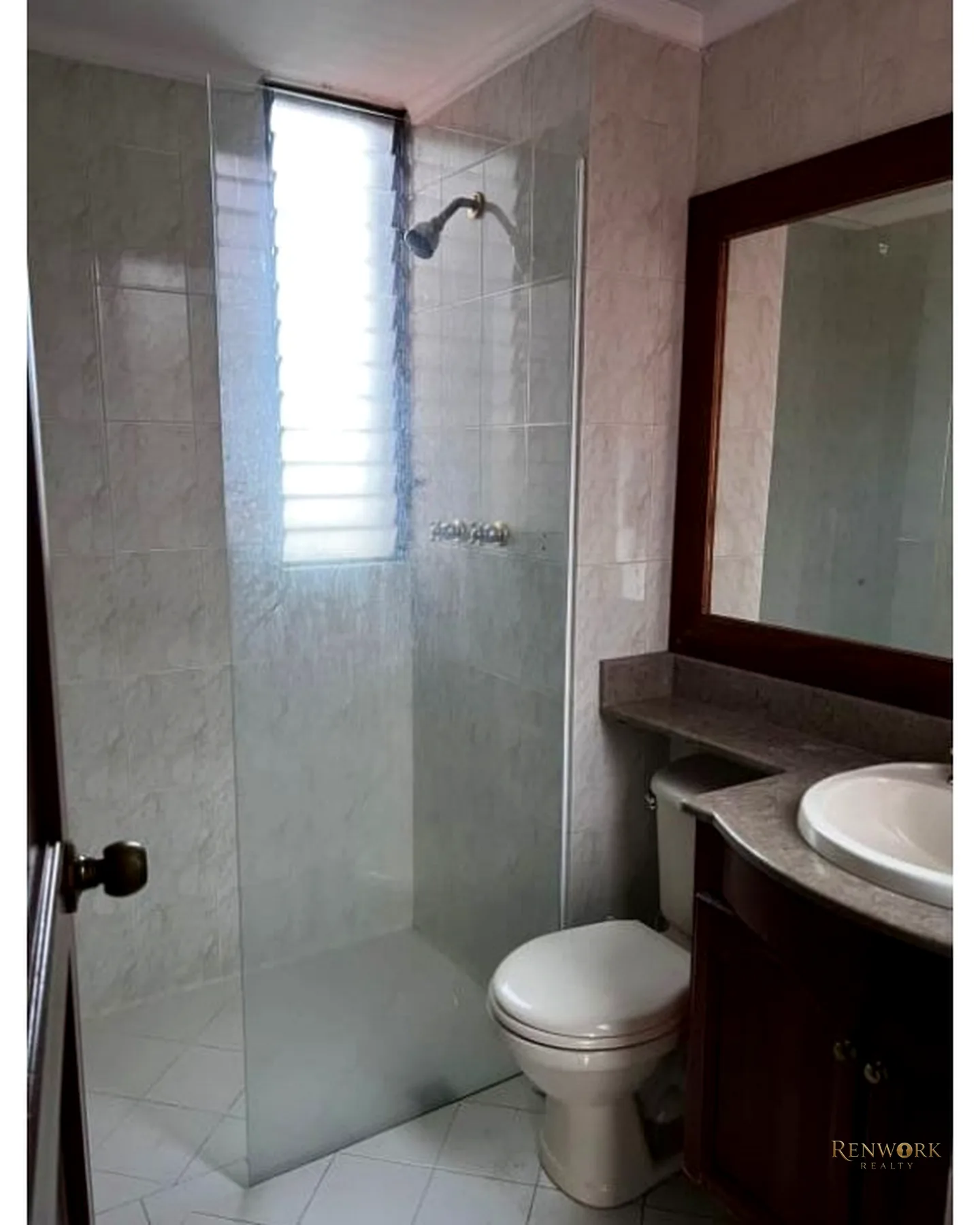 VENTA DE AMPLIO APARTAMENTO SECTOR LAS SANTAS EL POBLADO · foto 11