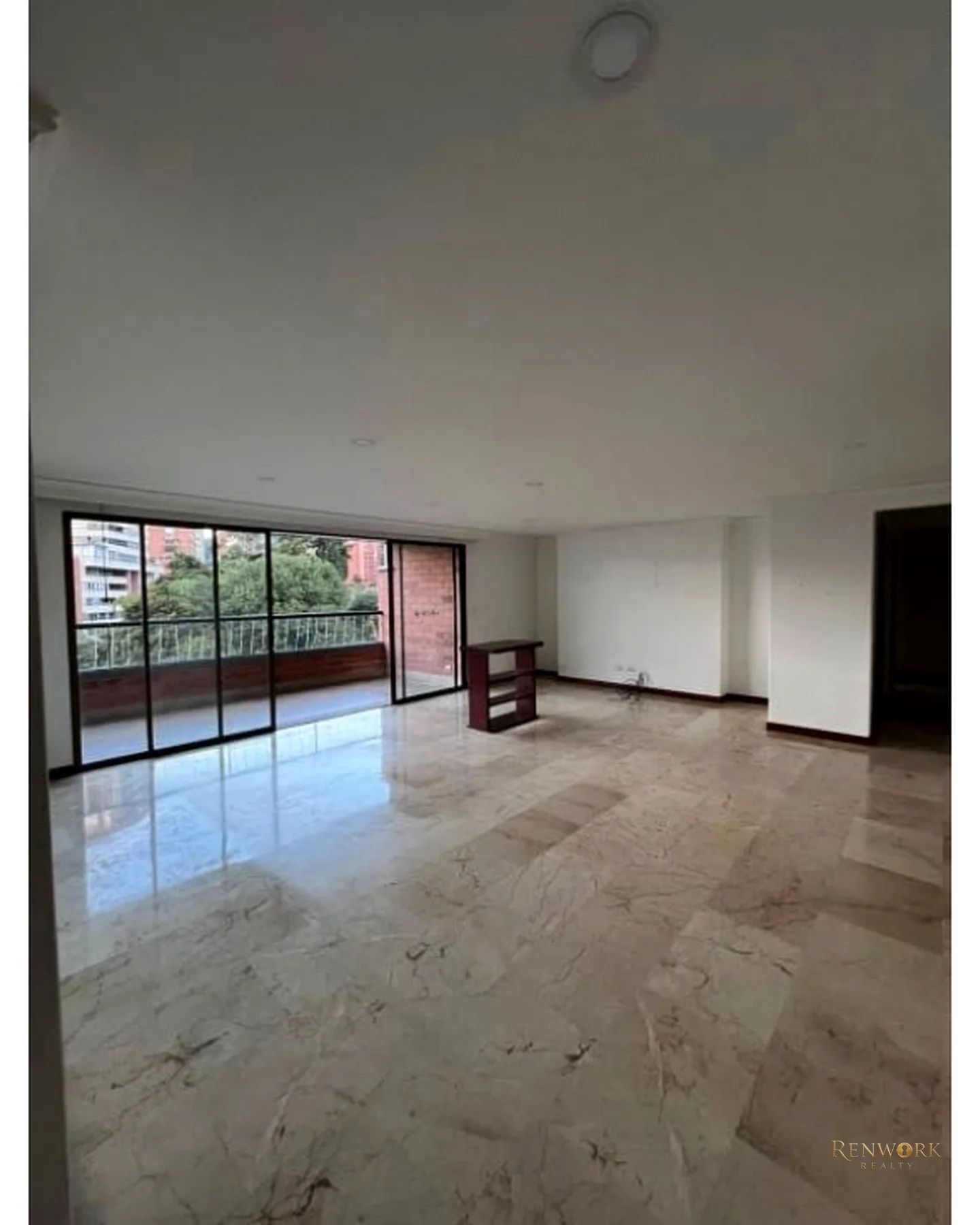 VENTA DE AMPLIO APARTAMENTO SECTOR LAS SANTAS EL POBLADO · foto 1