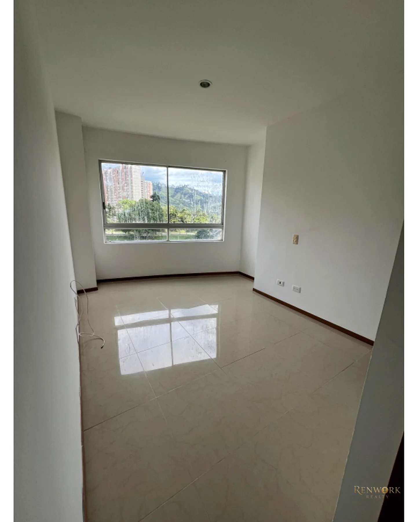 VENTA DE AMPLIO APTO CON ESPECTACULAR VISTA SECTOR AVES MARIA · foto 15