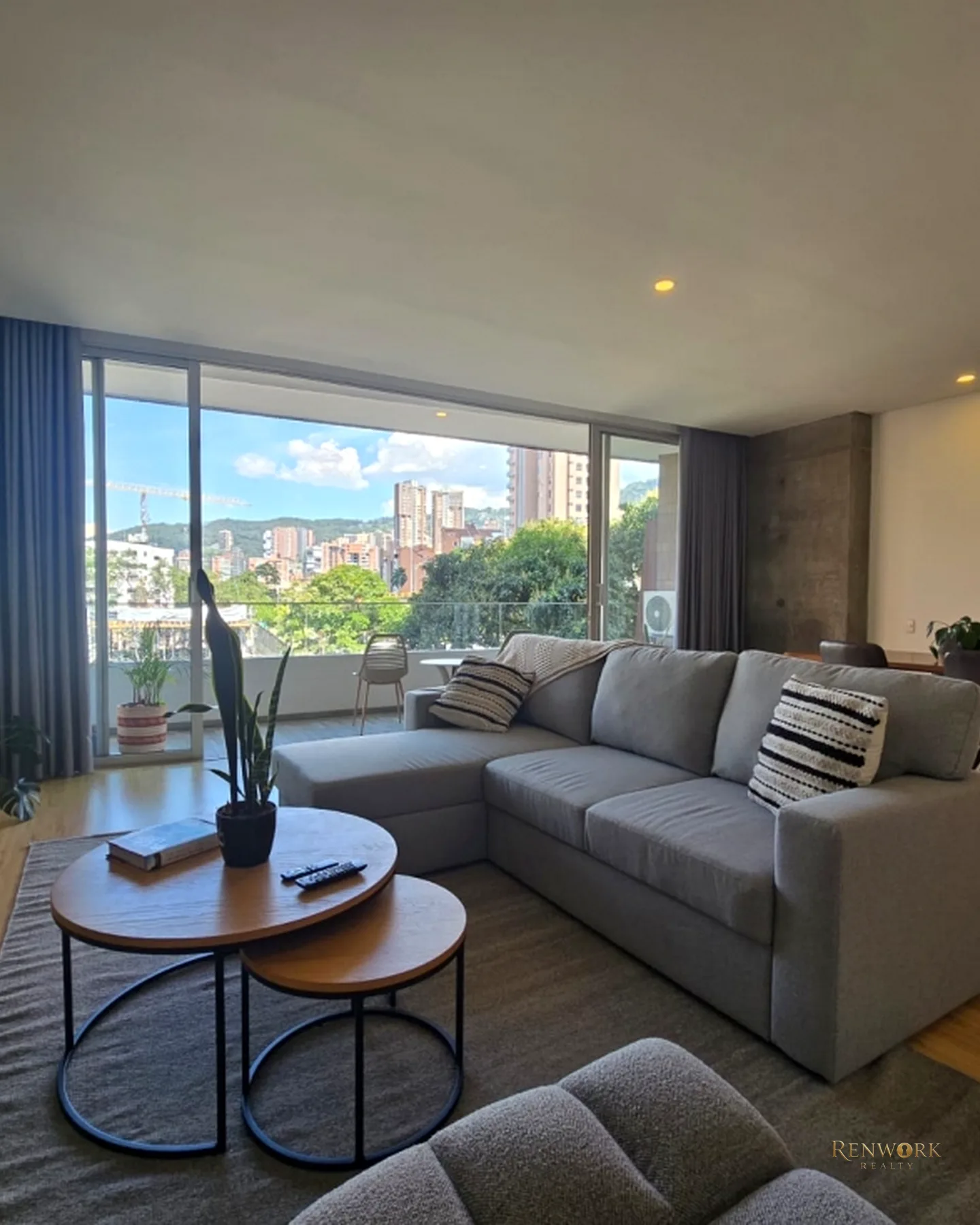 VENTA DE APARTAESTUDIO, EL POBLADO, UBICACIÓN PRIVILEGIADA. · foto 3