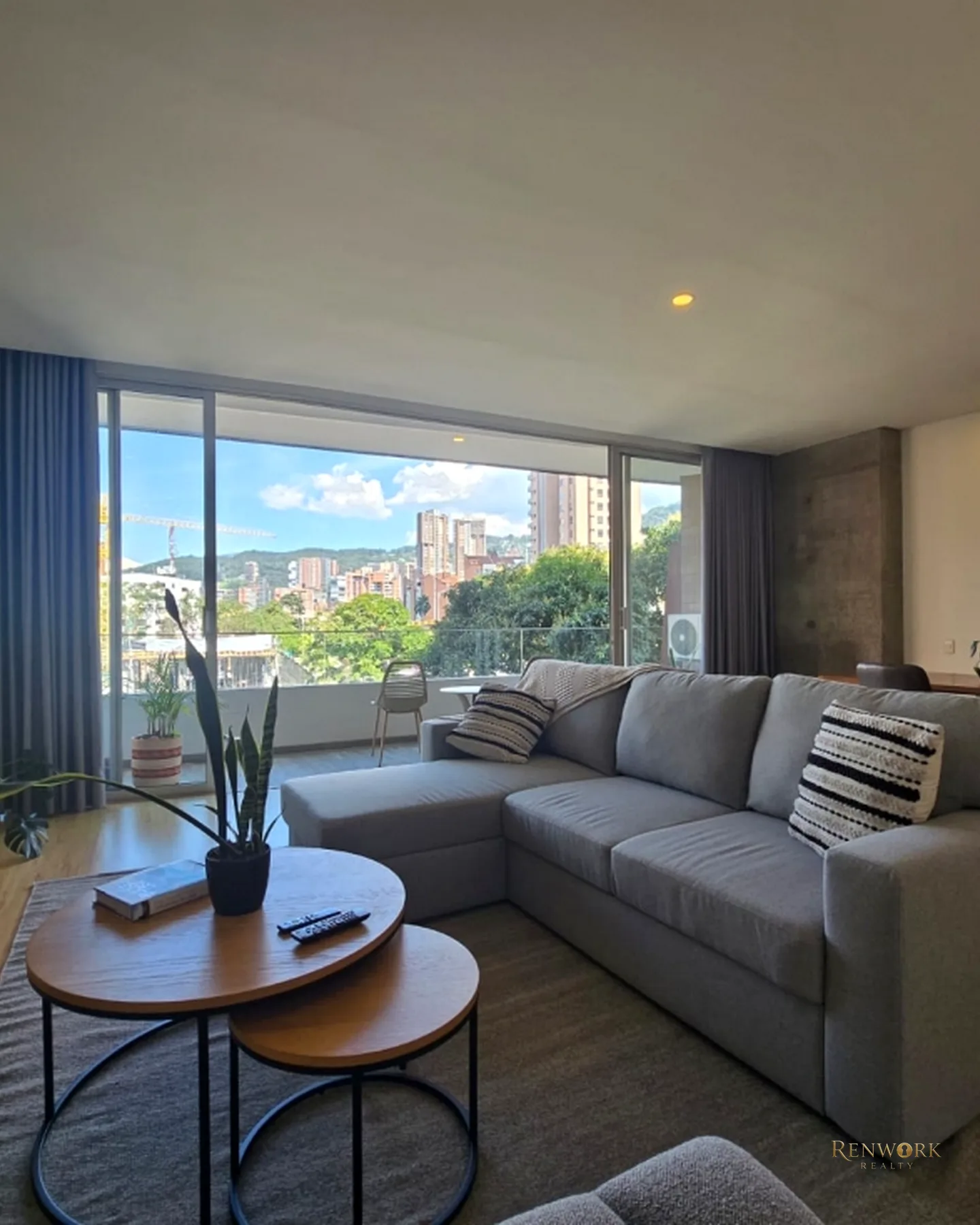VENTA DE APARTAESTUDIO, EL POBLADO, UBICACIÓN PRIVILEGIADA. · foto 2