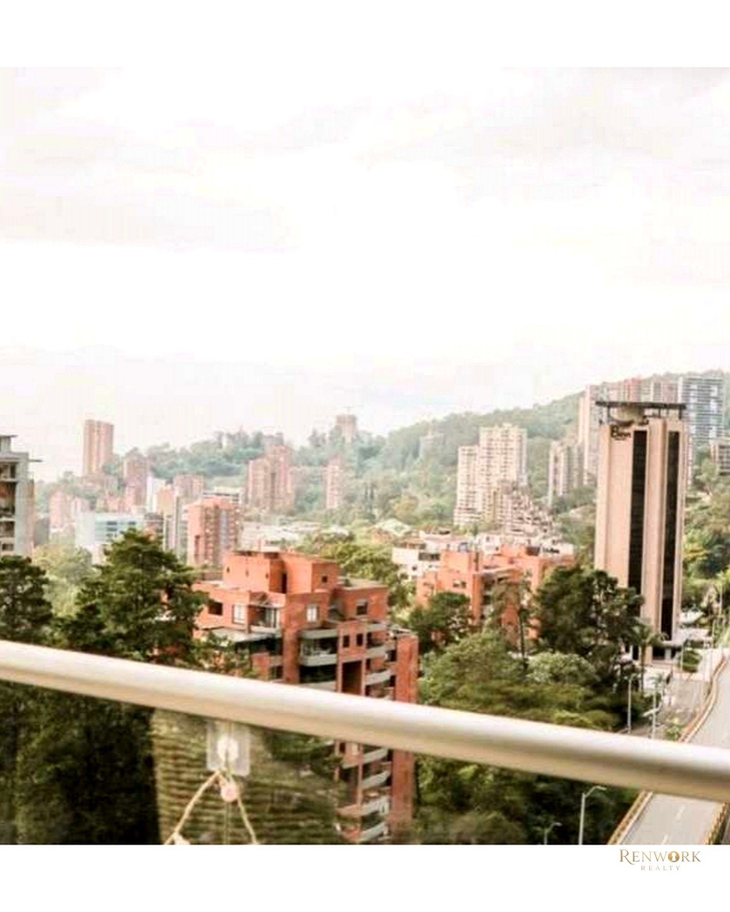 VENTA DE APARTAESTUDIO EN EL POBLADO, CON LICENCIA AIRBNB. · foto 3