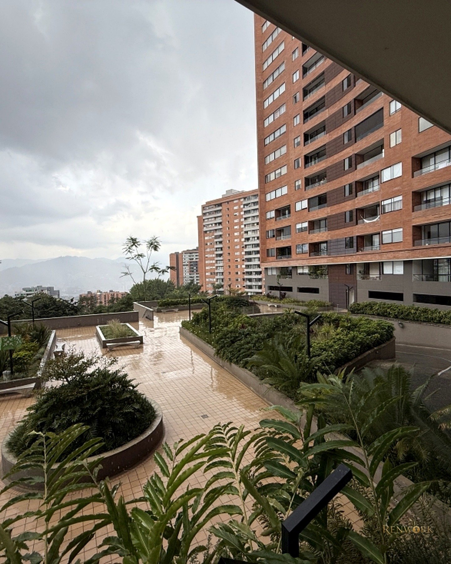 Vista de VENTA DE APARTAESTUDIO EN ENVIGADO, SECTOR LOMA DE LAS BRUJAS (EPIC)