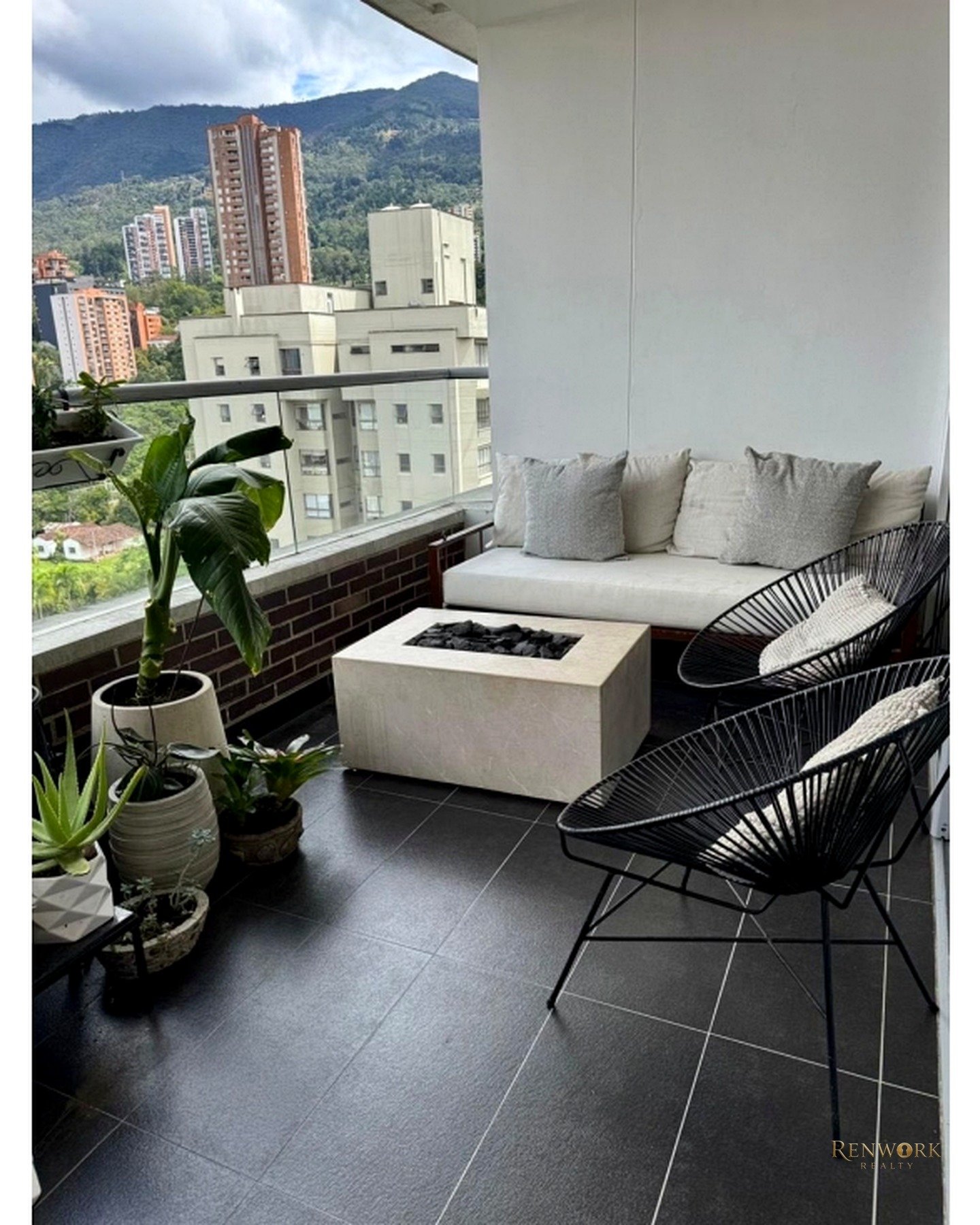VENTA DE APARTAMENTO AMOBLADO EN POBLADO - LOS BALSOS · foto 2