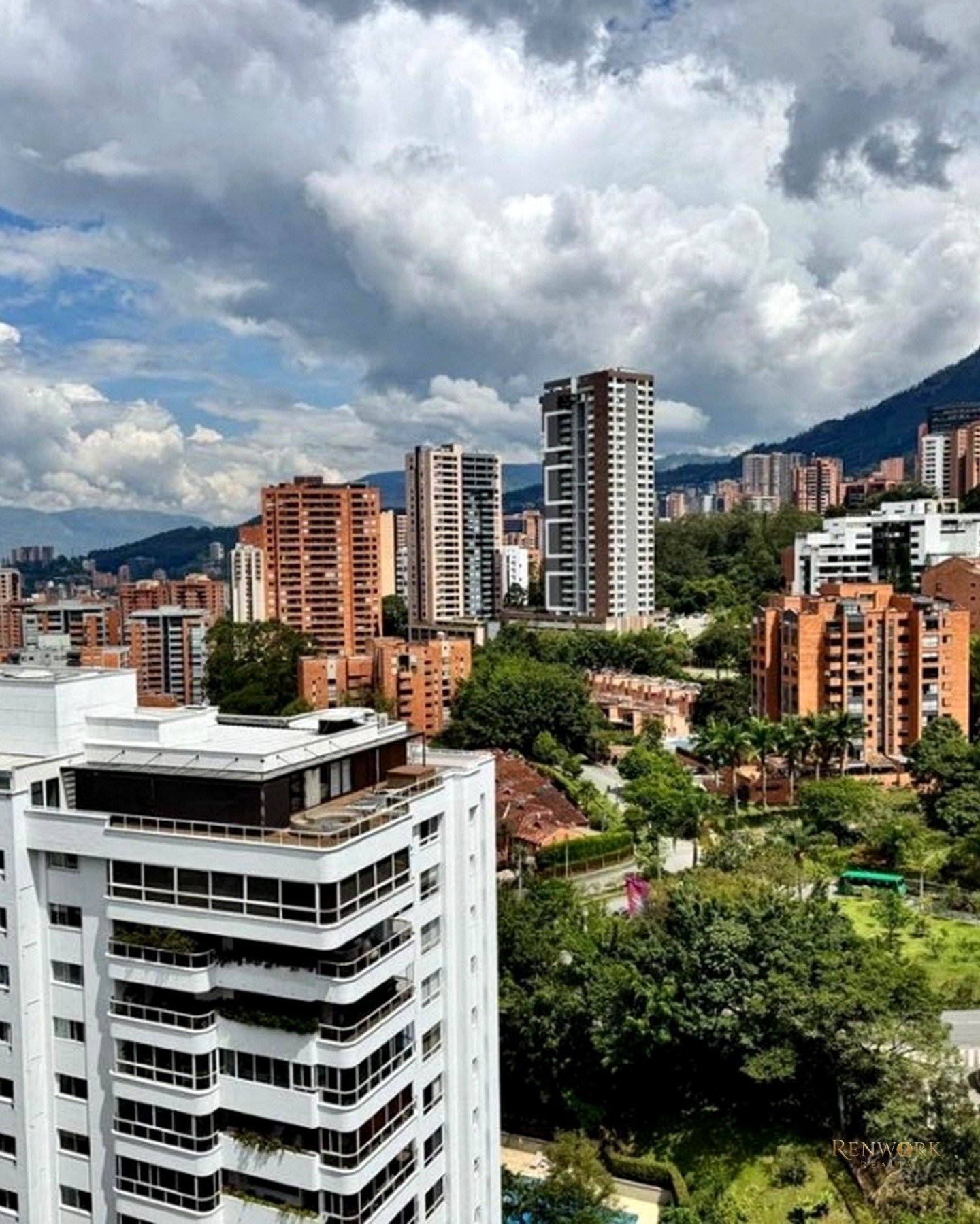VENTA DE APARTAMENTO AMOBLADO EN POBLADO - LOS BALSOS · foto 4