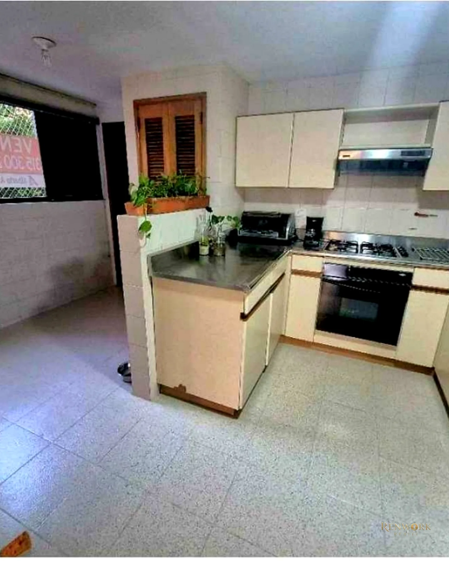 VENTA DE APARTAMENTO AMPLIO Y ACOGEDOR POBLADO- SECTOR EL TESORO · foto 4
