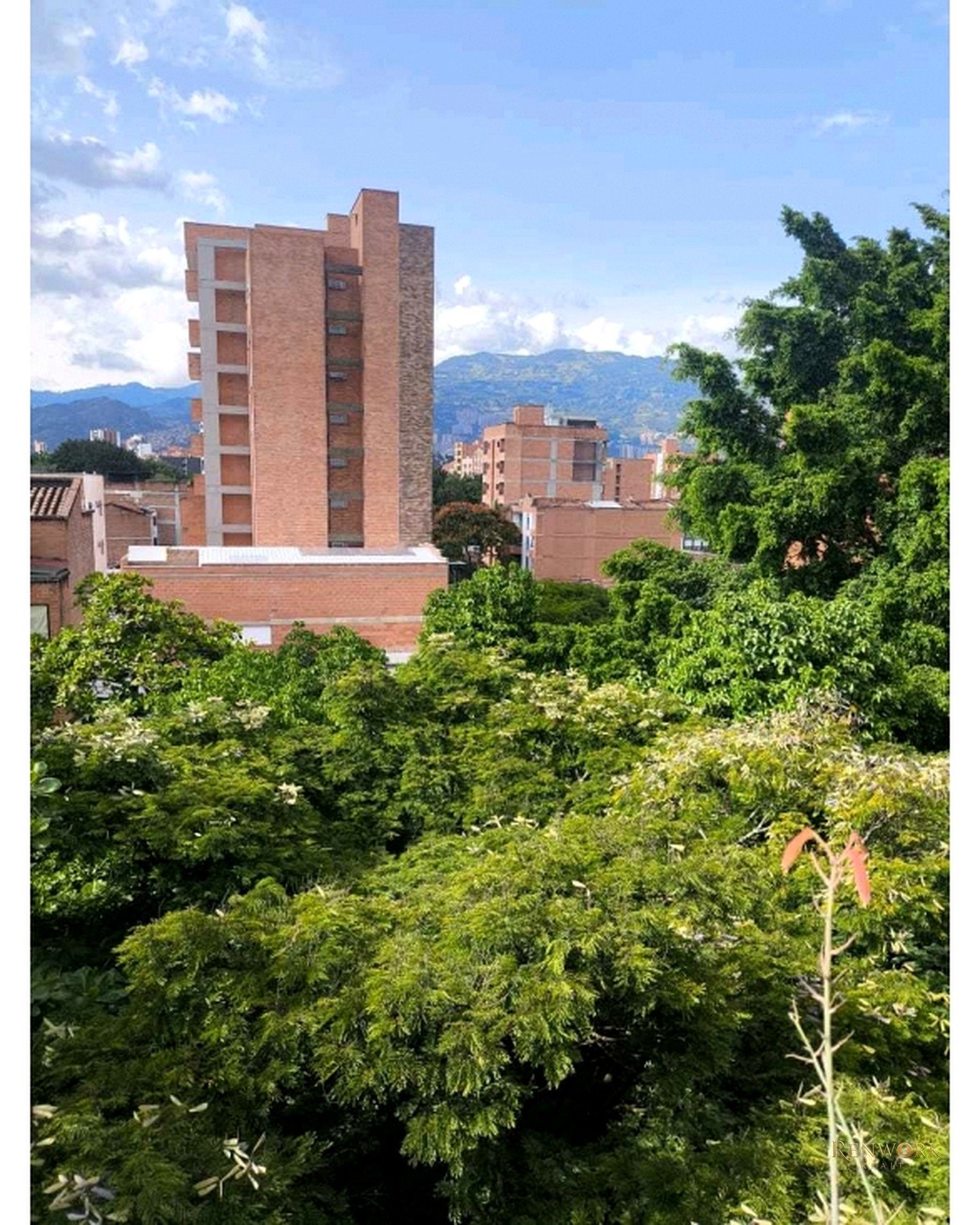 Vista de VENTA DE APARTAMENTO CERCA A UNICENTRO MEDELLÍN.