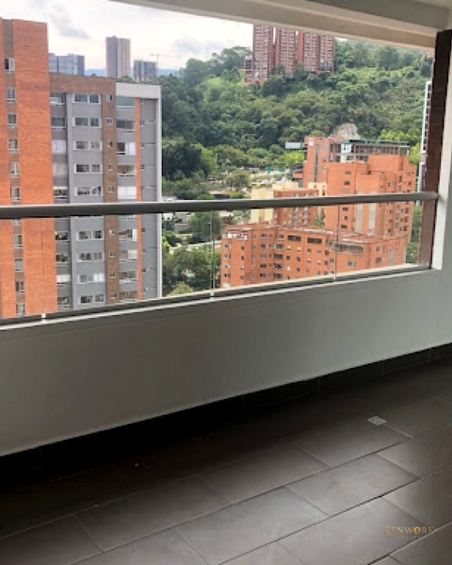 VENTA DE APARTAMENTO CON HERMOSA VISTA EN CASTROPOL · foto 4