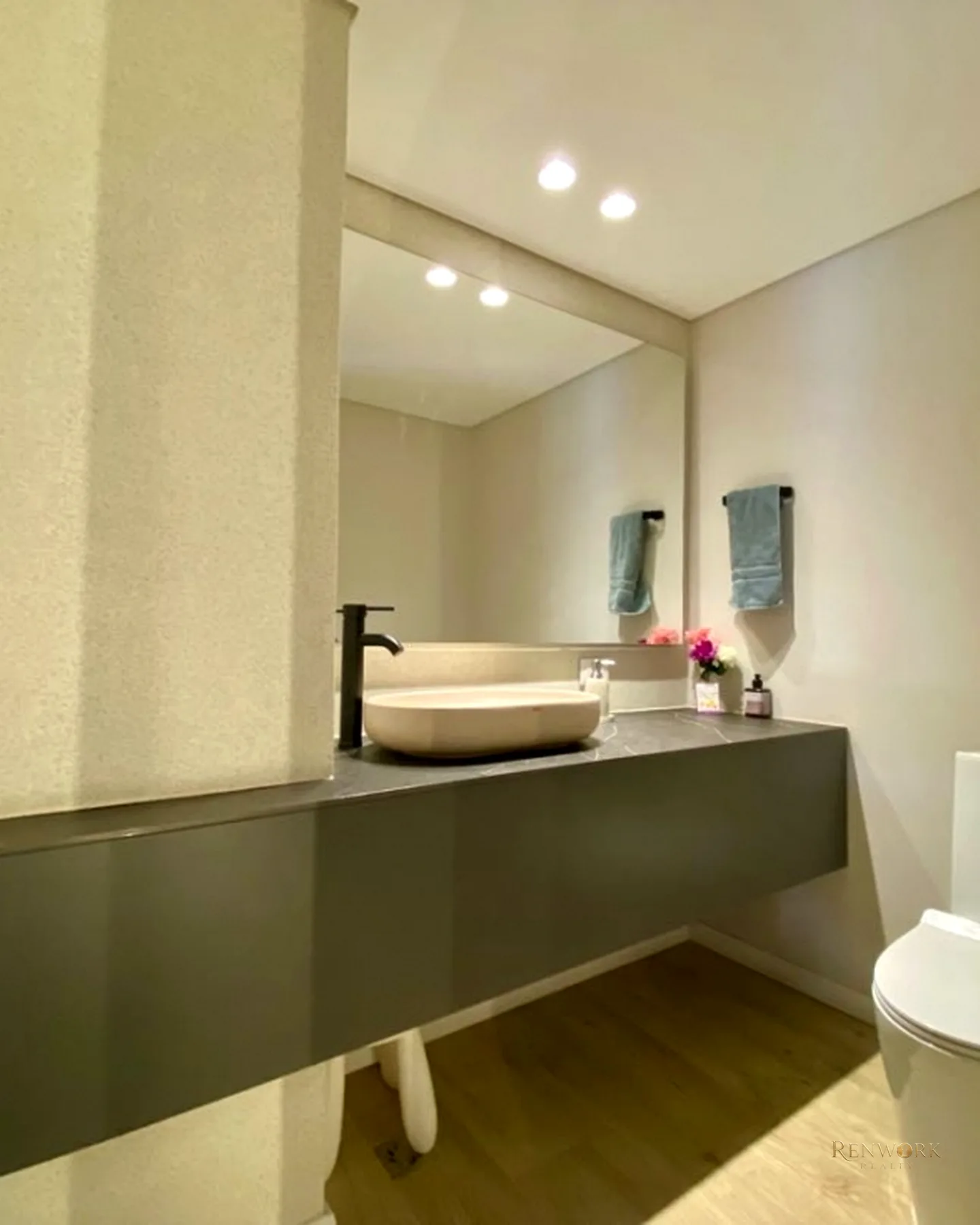 VENTA DE APARTAMENTO DE LUJO REMODELADO EN LAS LOMAS EL POBLADO · foto 9