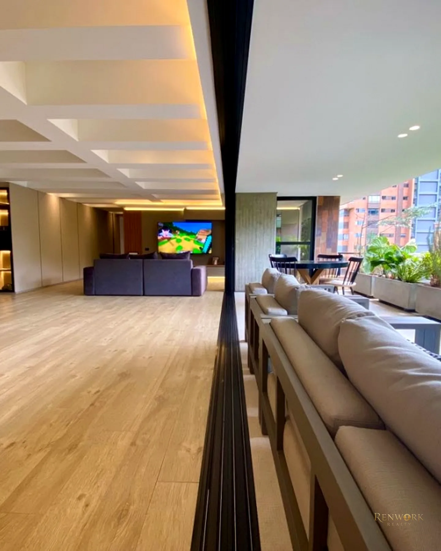VENTA DE APARTAMENTO DE LUJO REMODELADO EN LAS LOMAS EL POBLADO · foto 5