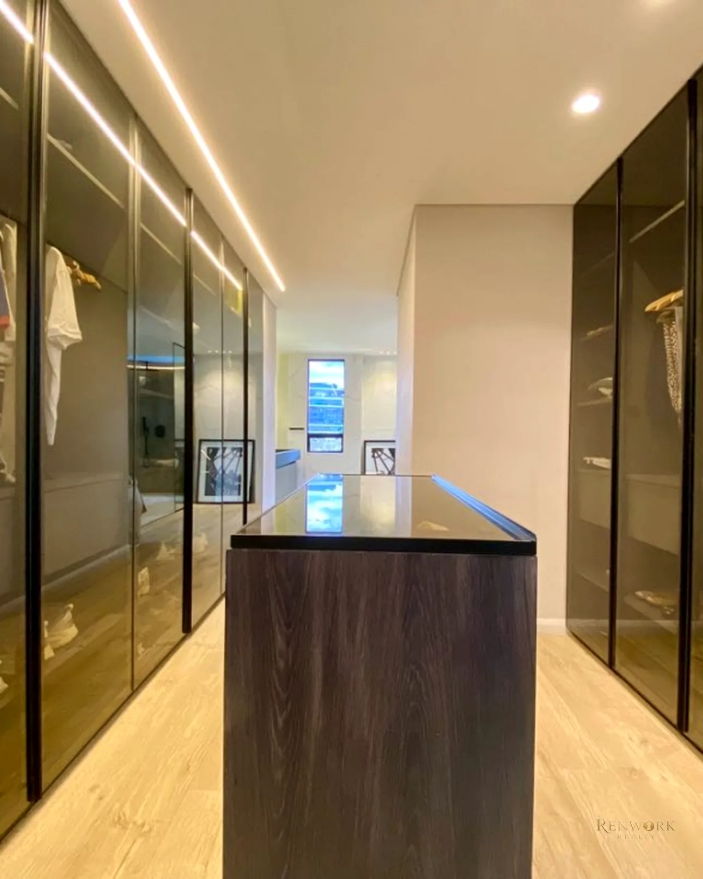 VENTA DE APARTAMENTO DE LUJO REMODELADO EN LAS LOMAS EL POBLADO · foto 3
