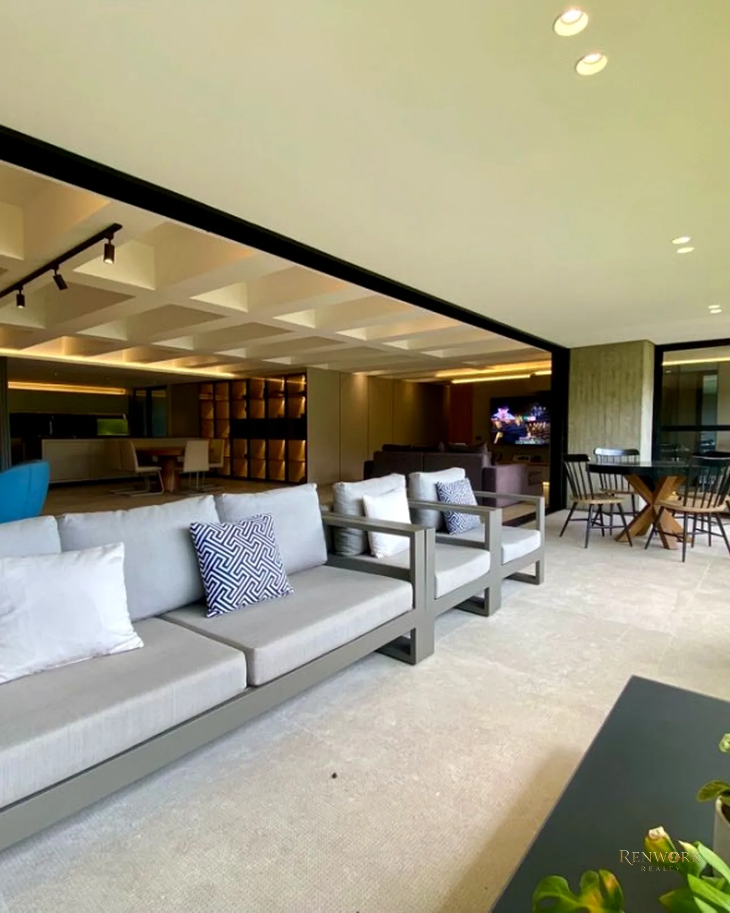VENTA DE APARTAMENTO DE LUJO REMODELADO EN LAS LOMAS EL POBLADO · foto 8