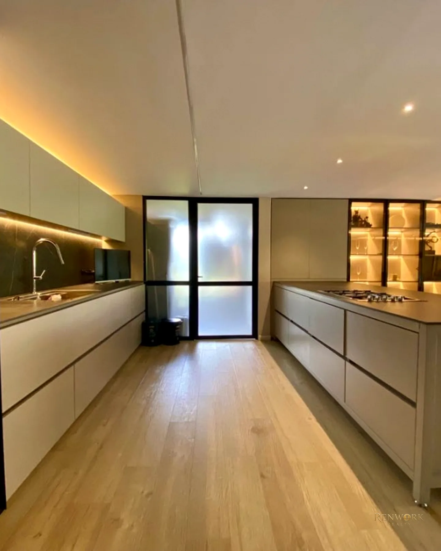 VENTA DE APARTAMENTO DE LUJO REMODELADO EN LAS LOMAS EL POBLADO · foto 1