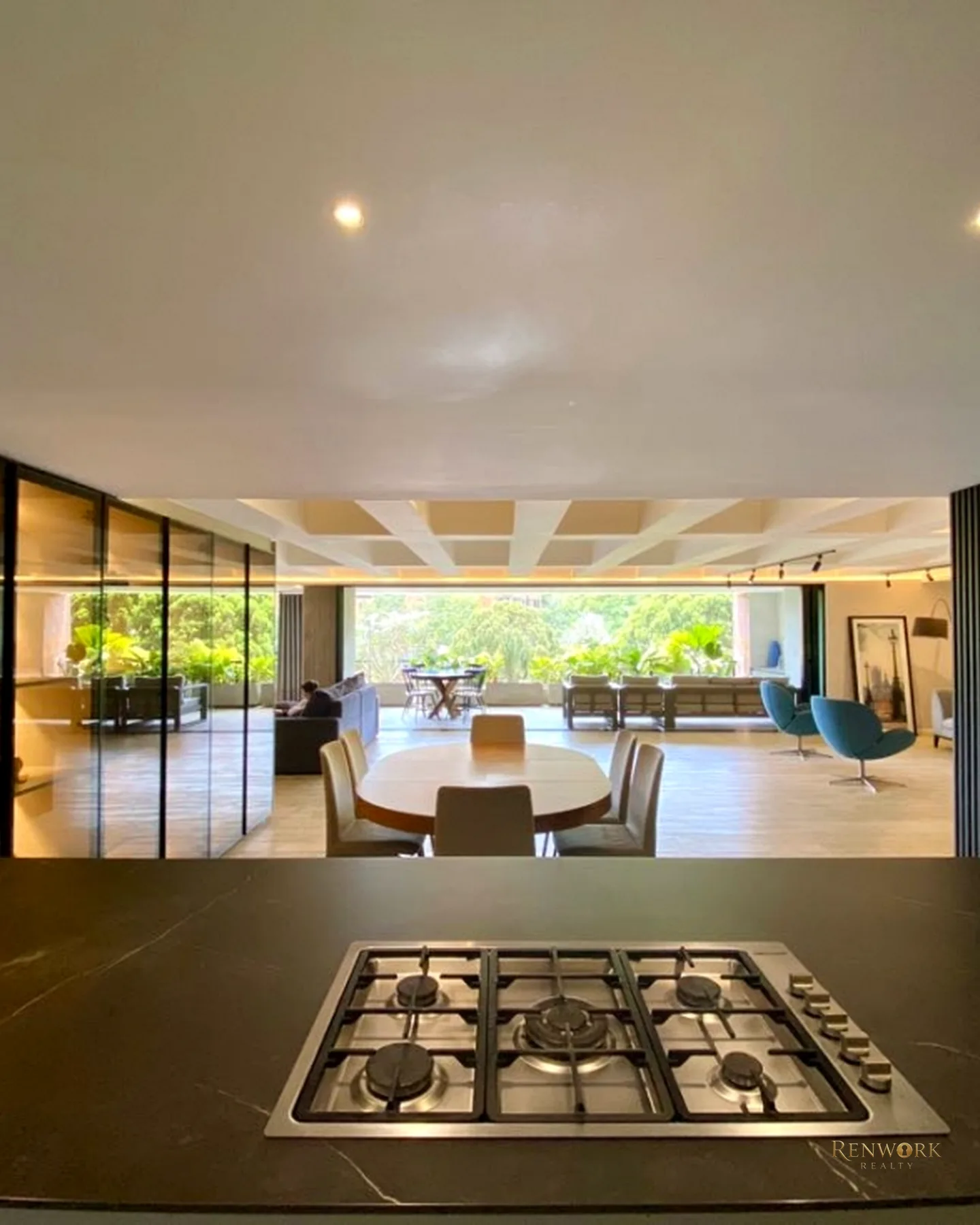 VENTA DE APARTAMENTO DE LUJO REMODELADO EN LAS LOMAS EL POBLADO · foto 4