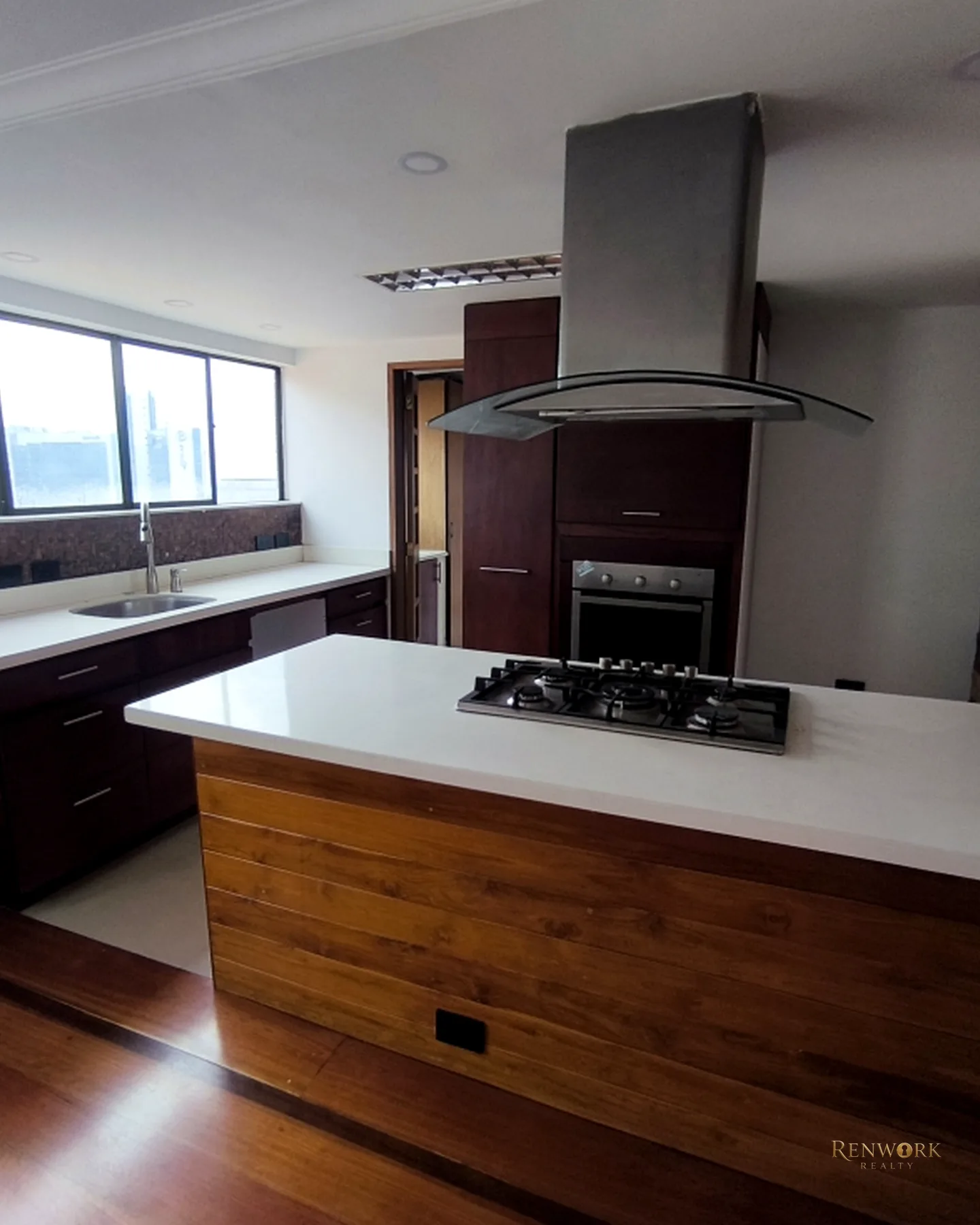VENTA DE APARTAMENTO DÚPLEX EN LA MILLA DE ORO · foto 4