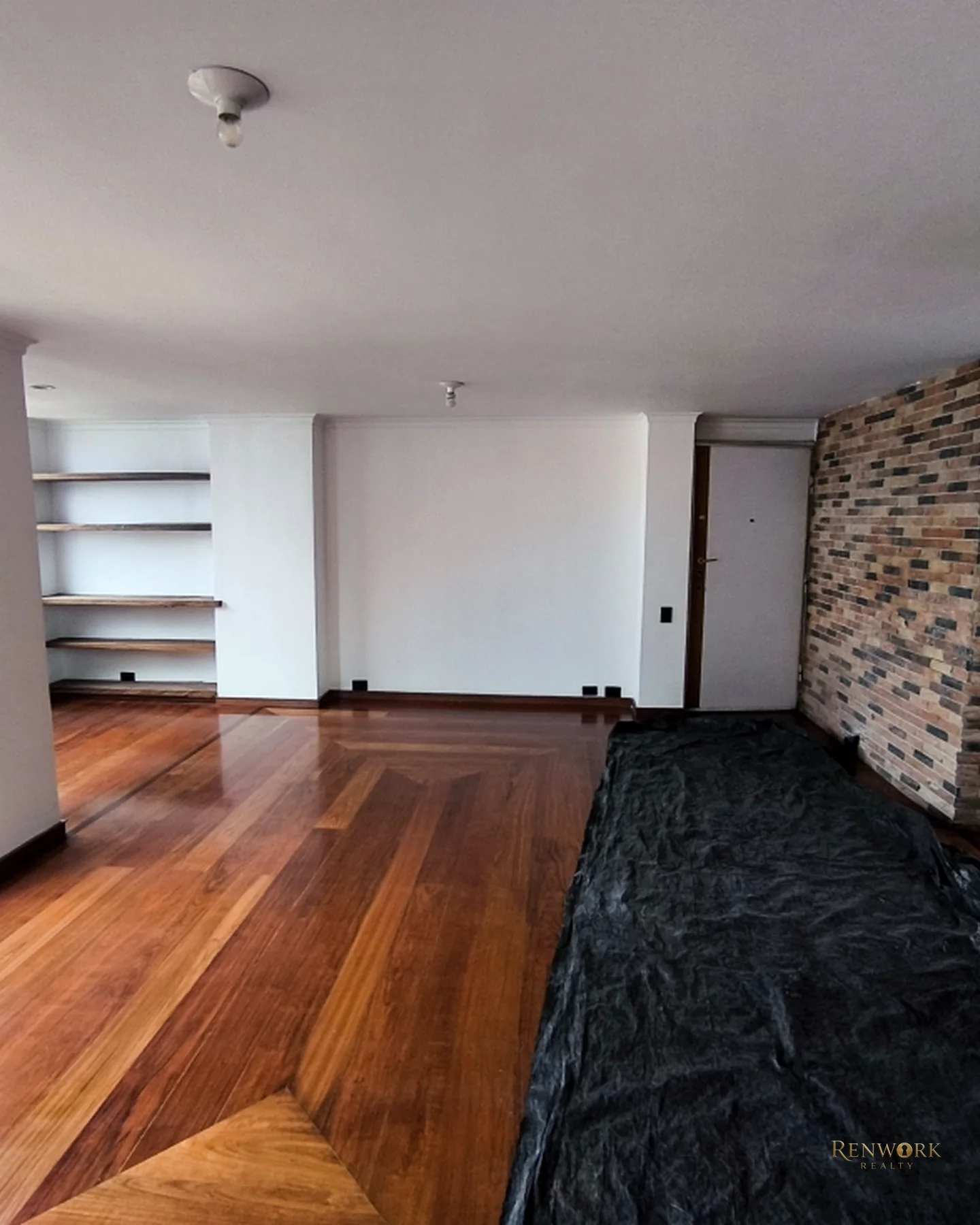 VENTA DE APARTAMENTO DÚPLEX EN LA MILLA DE ORO · foto 8