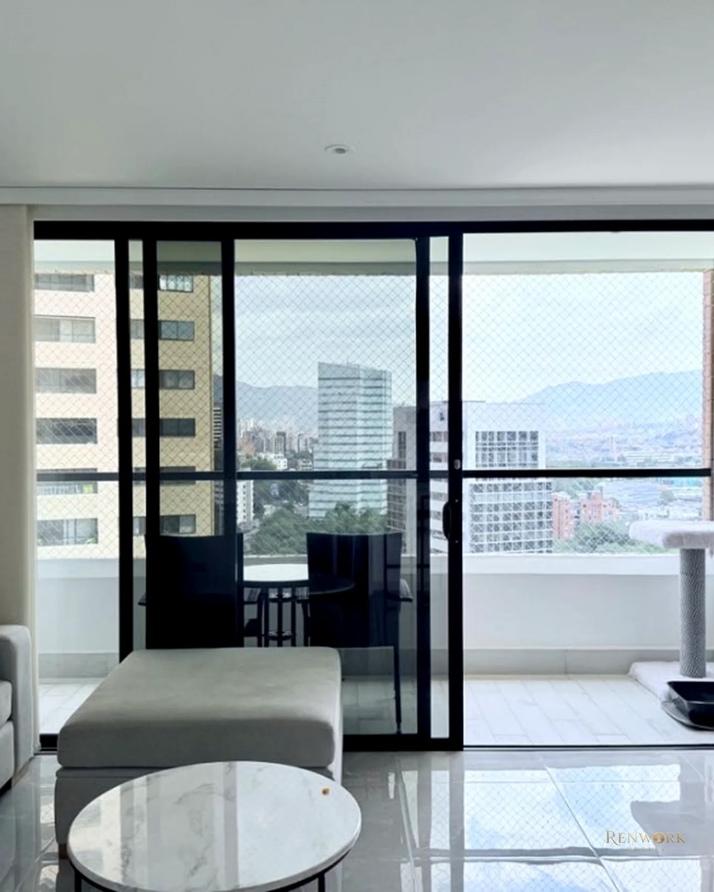 VENTA DE APARTAMENTO EL POBLADO CASTROPOL · foto 3