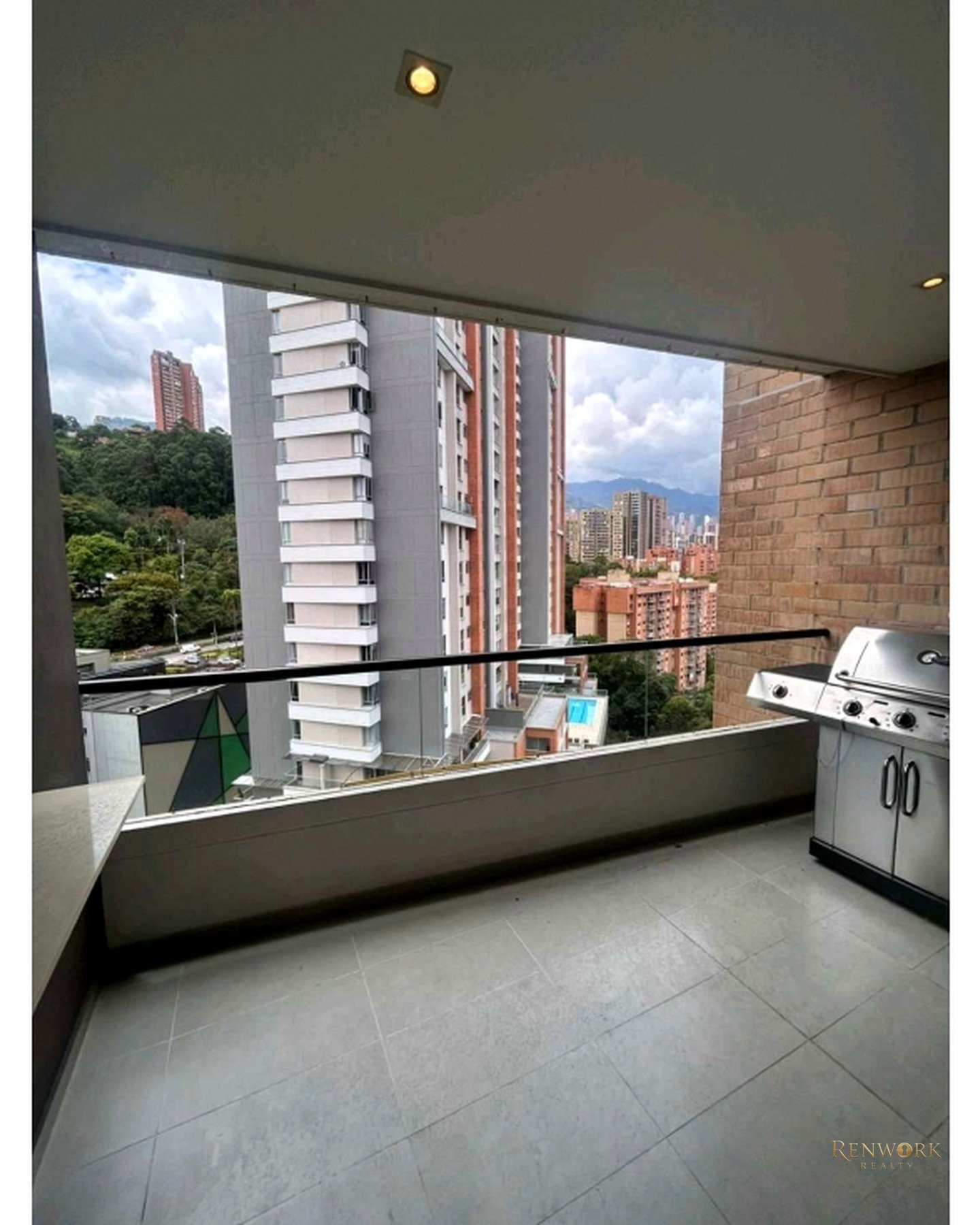 VENTA DE APARTAMENTO EN EL POBLADO - CASTROPOL · foto 3