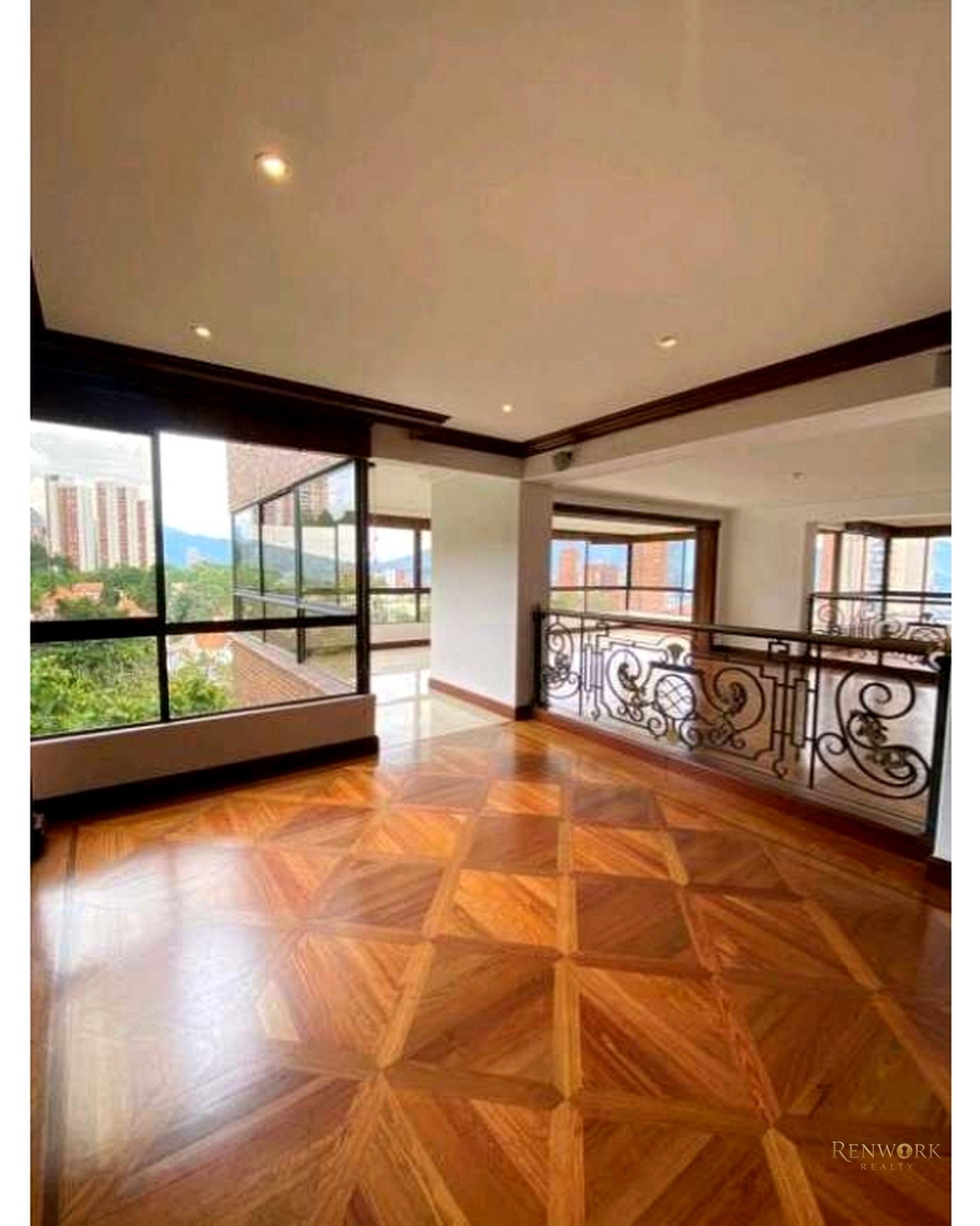 Vista de VENTA DE APARTAMENTO EN EL POBLADO CERCA AL C.C EL TESORO.