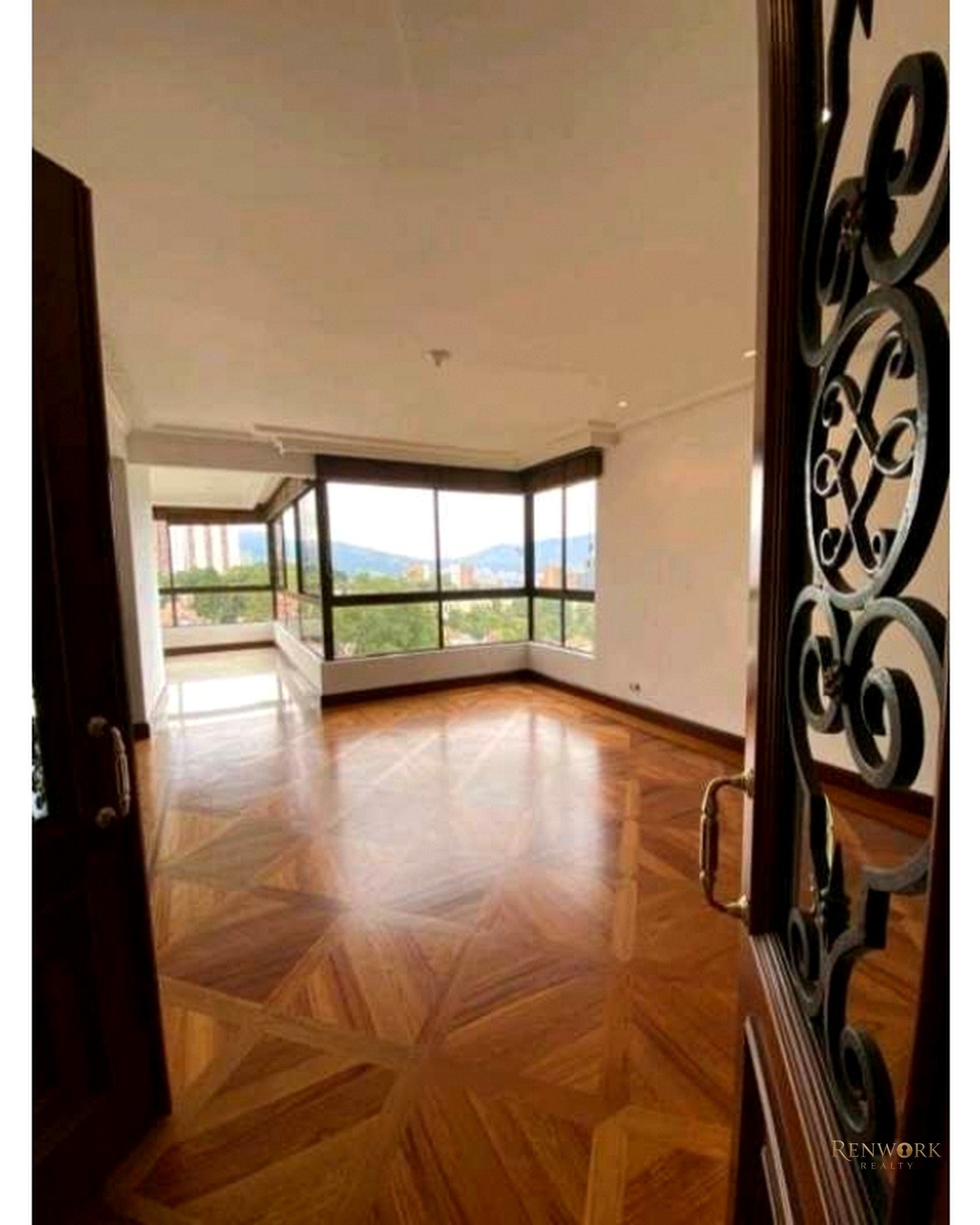 VENTA DE APARTAMENTO EN EL POBLADO CERCA AL C.C EL TESORO. · foto 4