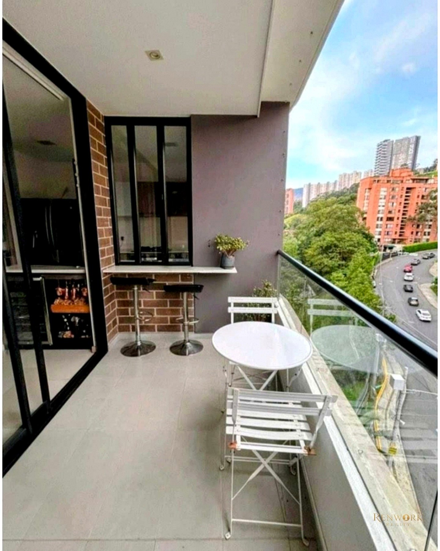 VENTA DE APARTAMENTO EN EL POBLADO, SECTOR CASTROPOL. · foto 2