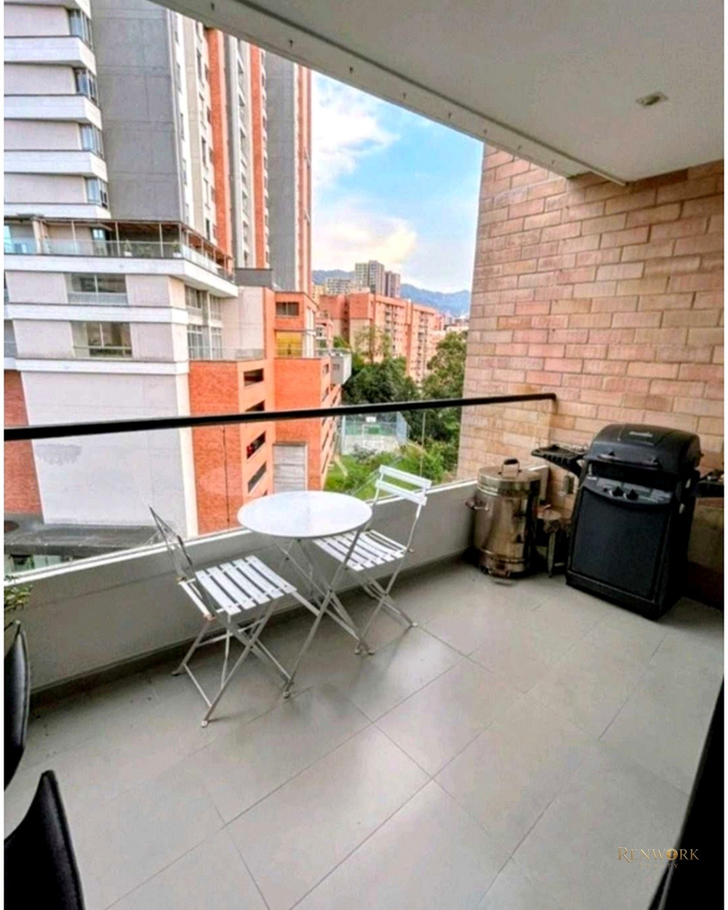 VENTA DE APARTAMENTO EN EL POBLADO, SECTOR CASTROPOL.