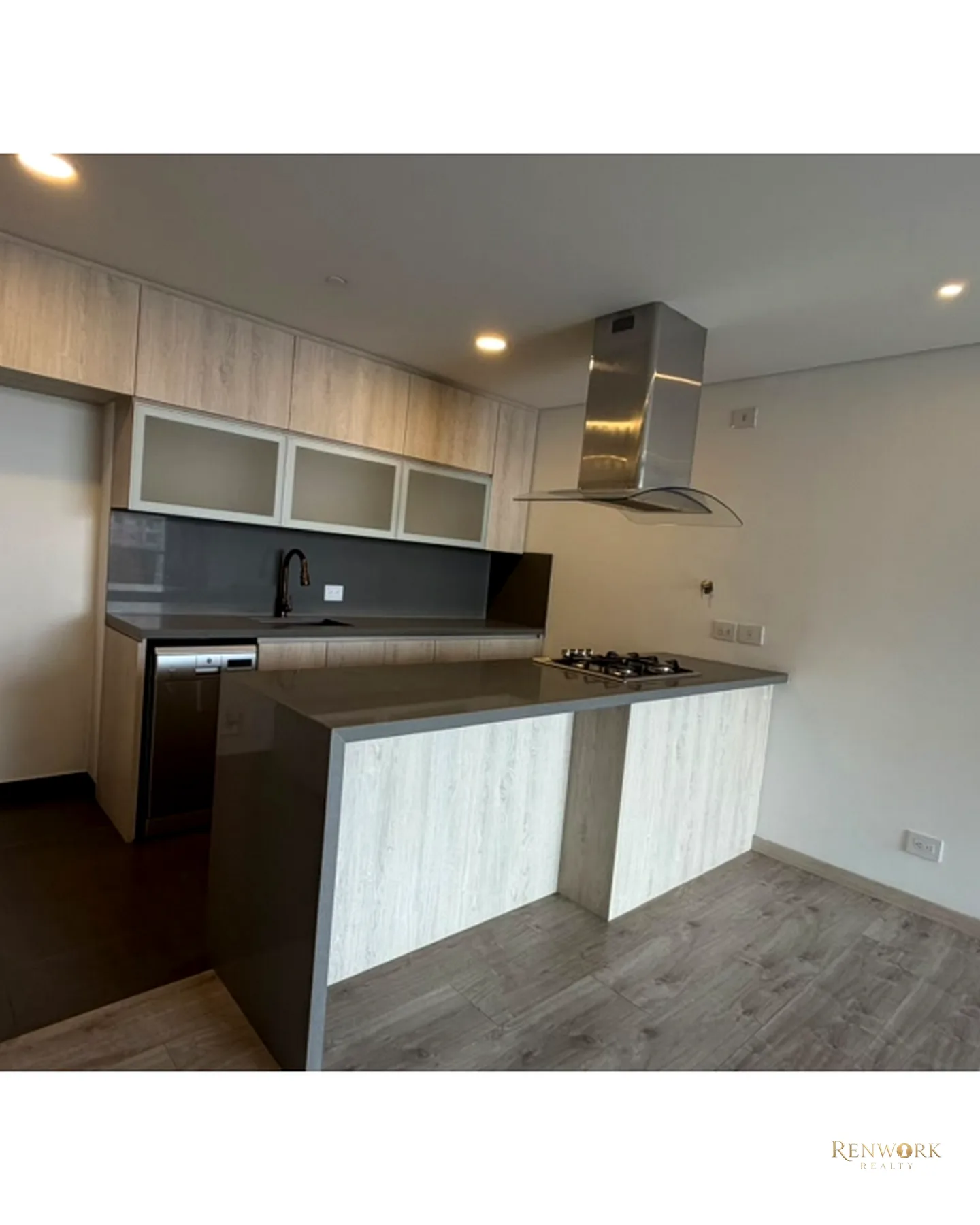 VENTA DE APARTAMENTO EN EL POBLADO- SECTOR INTERCONTINENTAL · foto 2