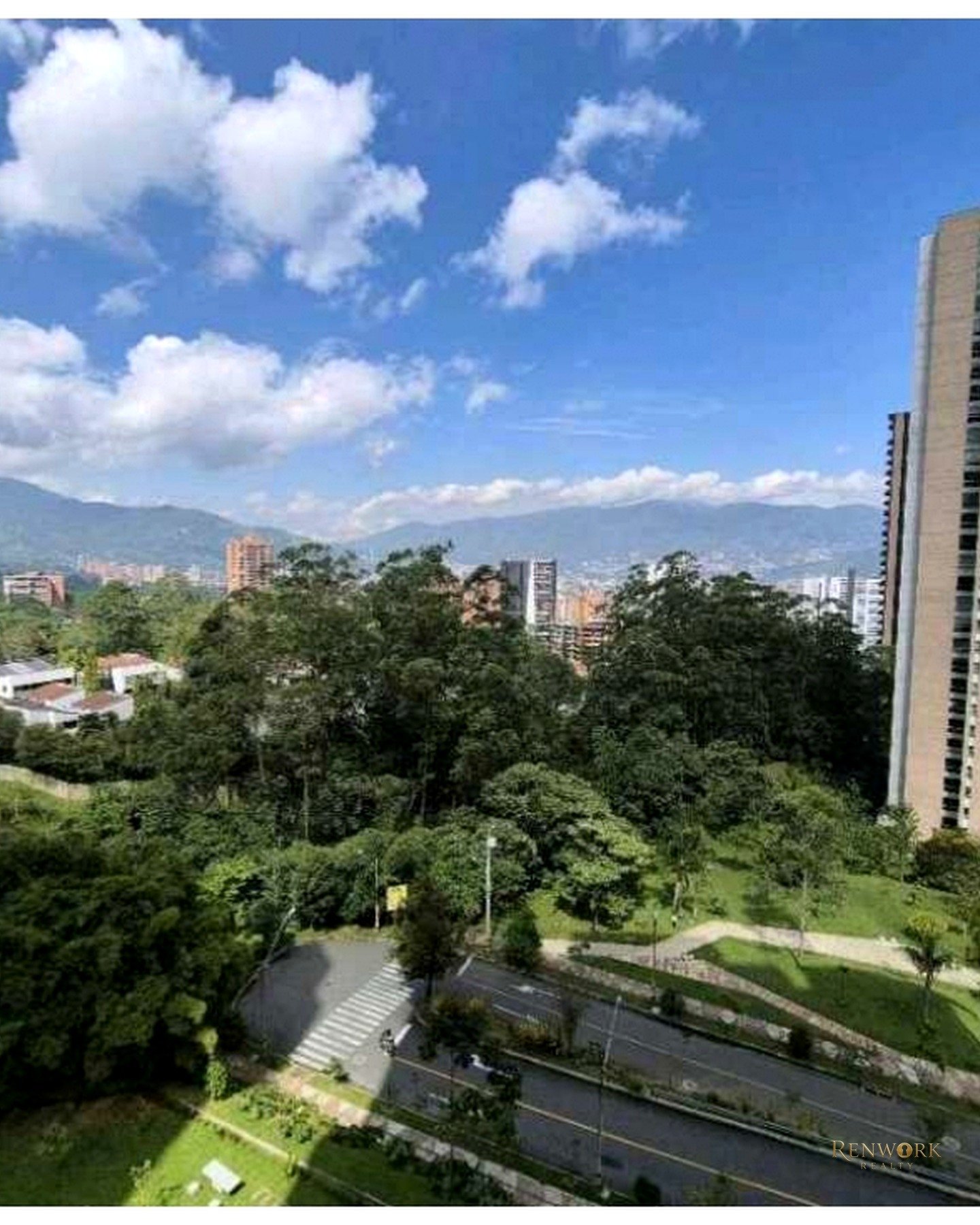 Vista de VENTA DE APARTAMENTO EN EL POBLADO, SECTOR LOS BALSOS.