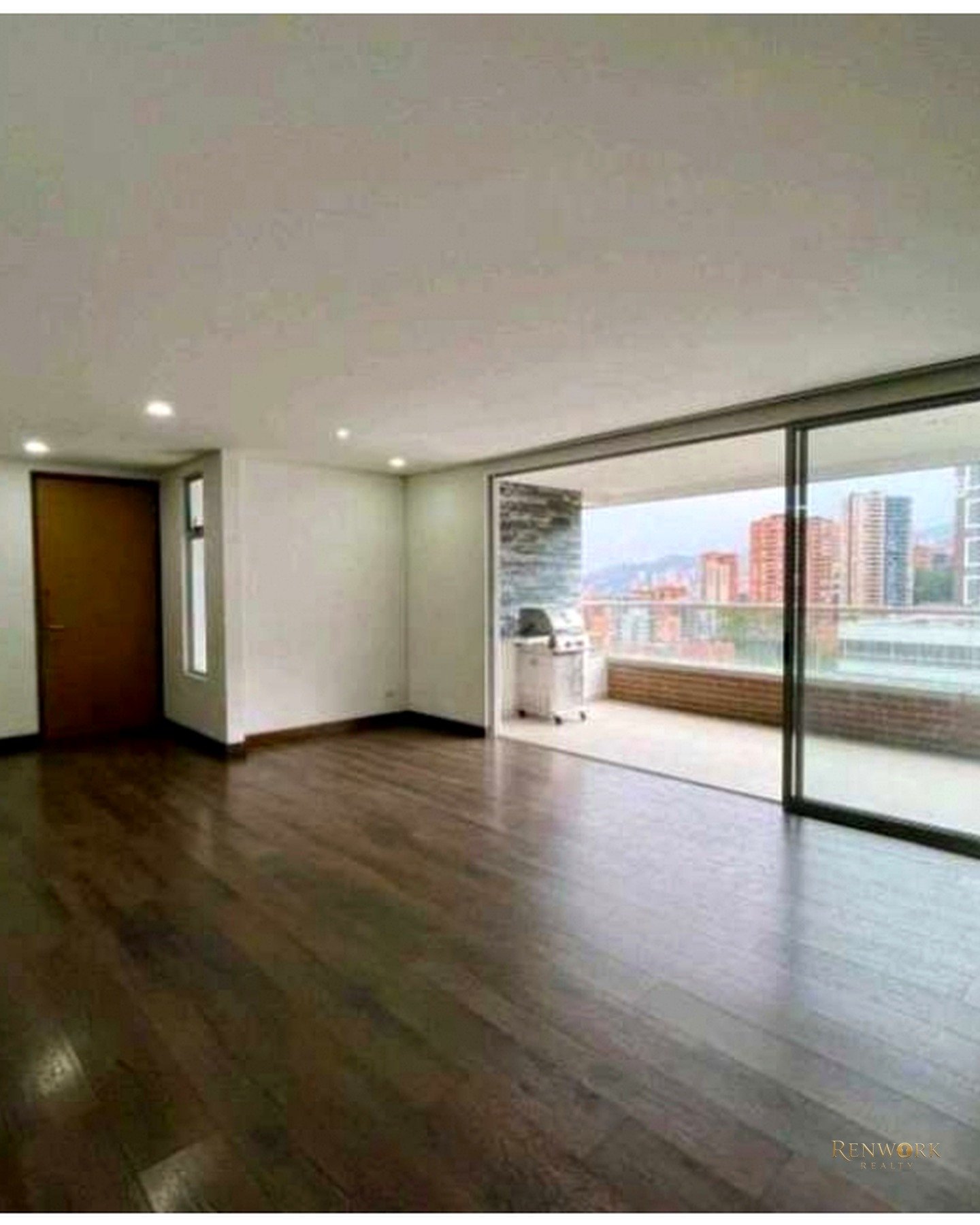 VENTA DE APARTAMENTO EN EL POBLADO, SECTOR LOS BALSOS. · foto 3
