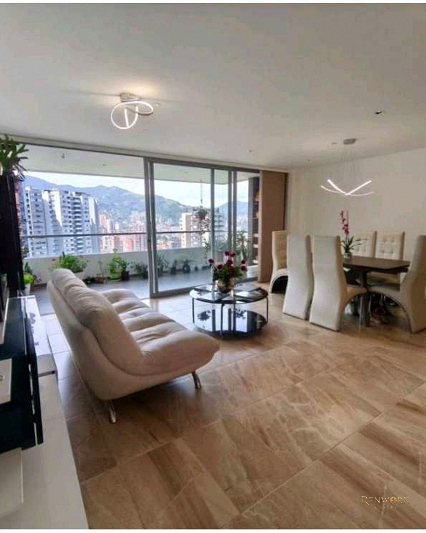VENTA DE APARTAMENTO EN ENVIGADO, SECTOR EL ESMERALDAL. · foto 3
