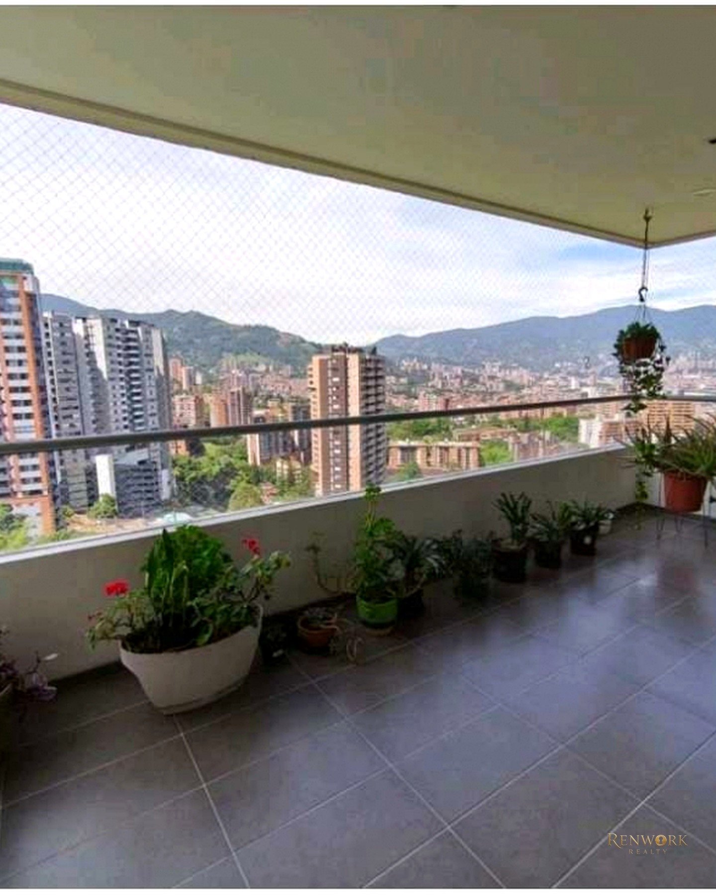 VENTA DE APARTAMENTO EN ENVIGADO, SECTOR EL ESMERALDAL. · foto 1
