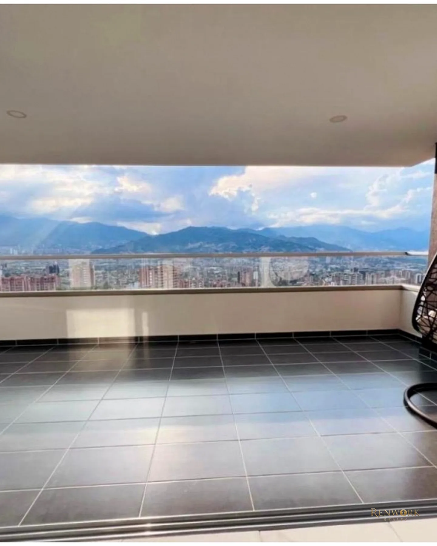 VENTA DE APARTAMENTO EN ENVIGADO SECTOR LOMA DE LOS MESA · foto 3