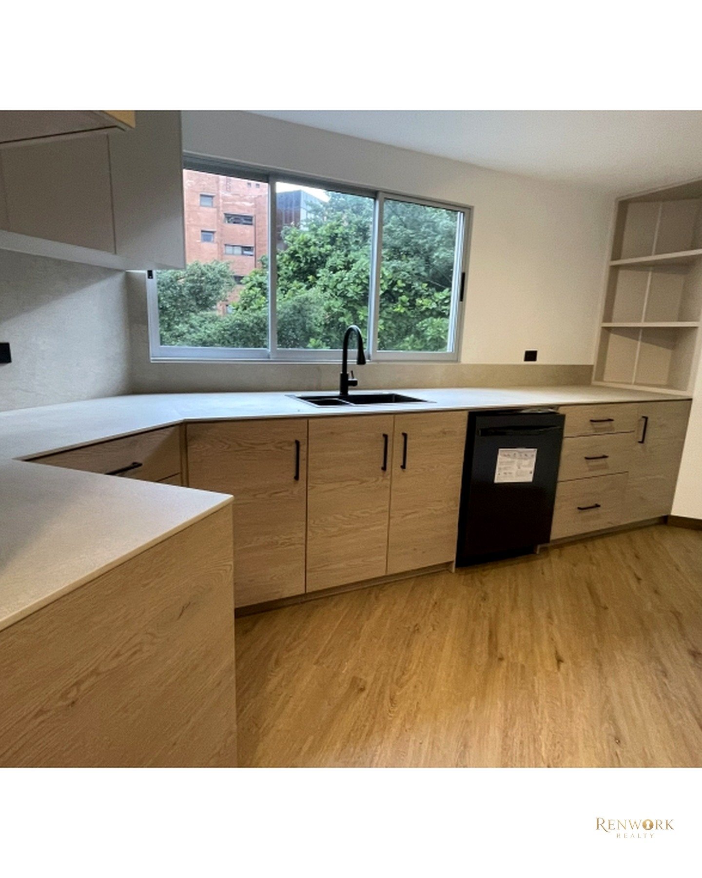 VENTA DE APARTAMENTO EN LA MILLA DE ORO EL POBLADO MEDELLIN · foto 3