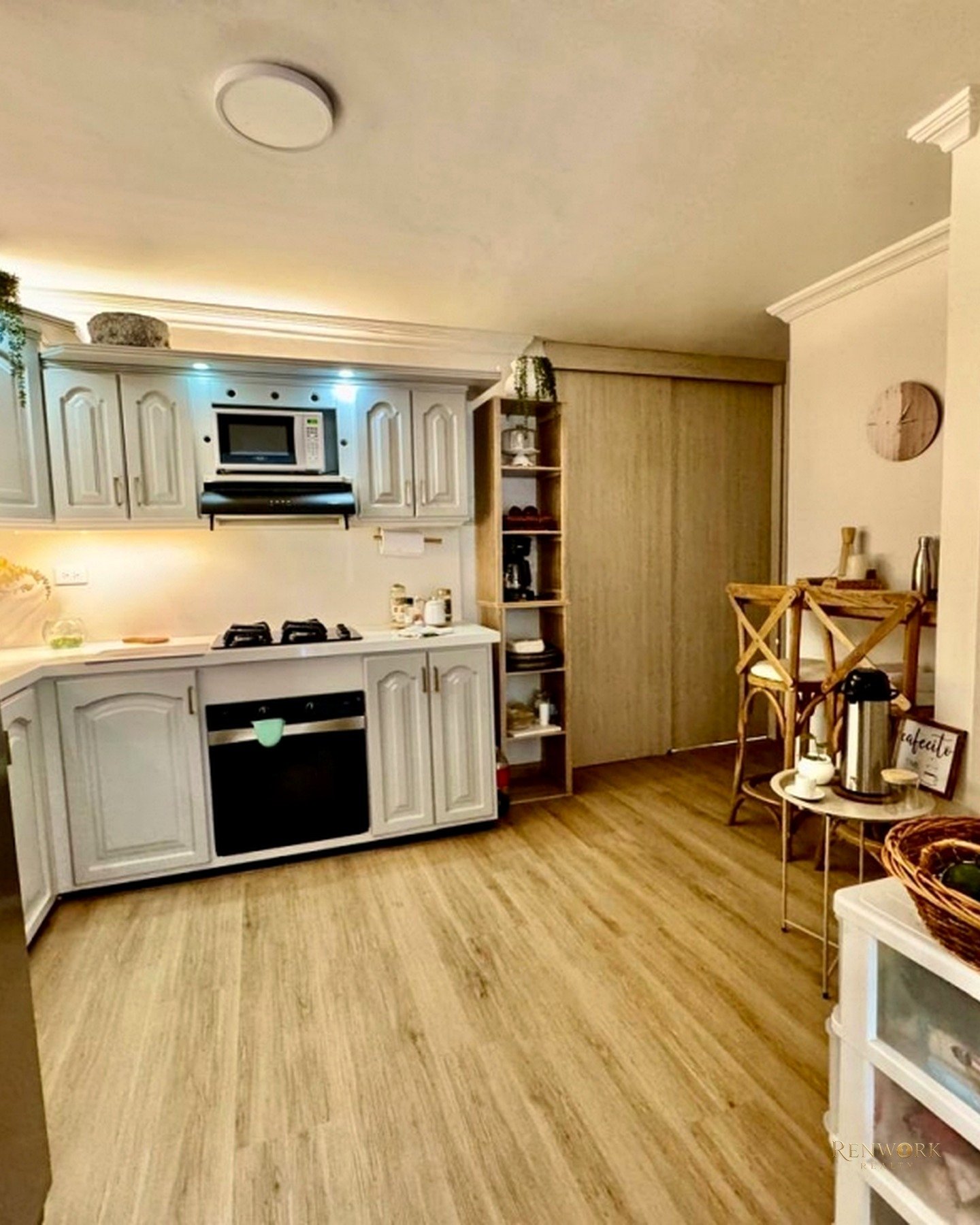 VENTA DE APARTAMENTO EN LAURELES REMODELADO, EN EDIFICIO · foto 20