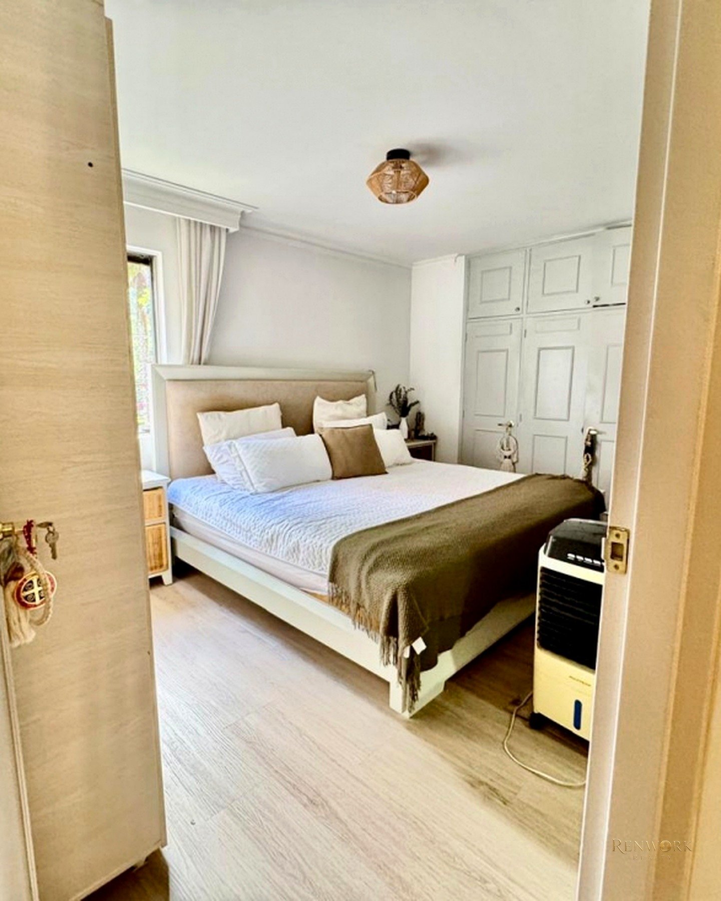 VENTA DE APARTAMENTO EN LAURELES REMODELADO, EN EDIFICIO · foto 8