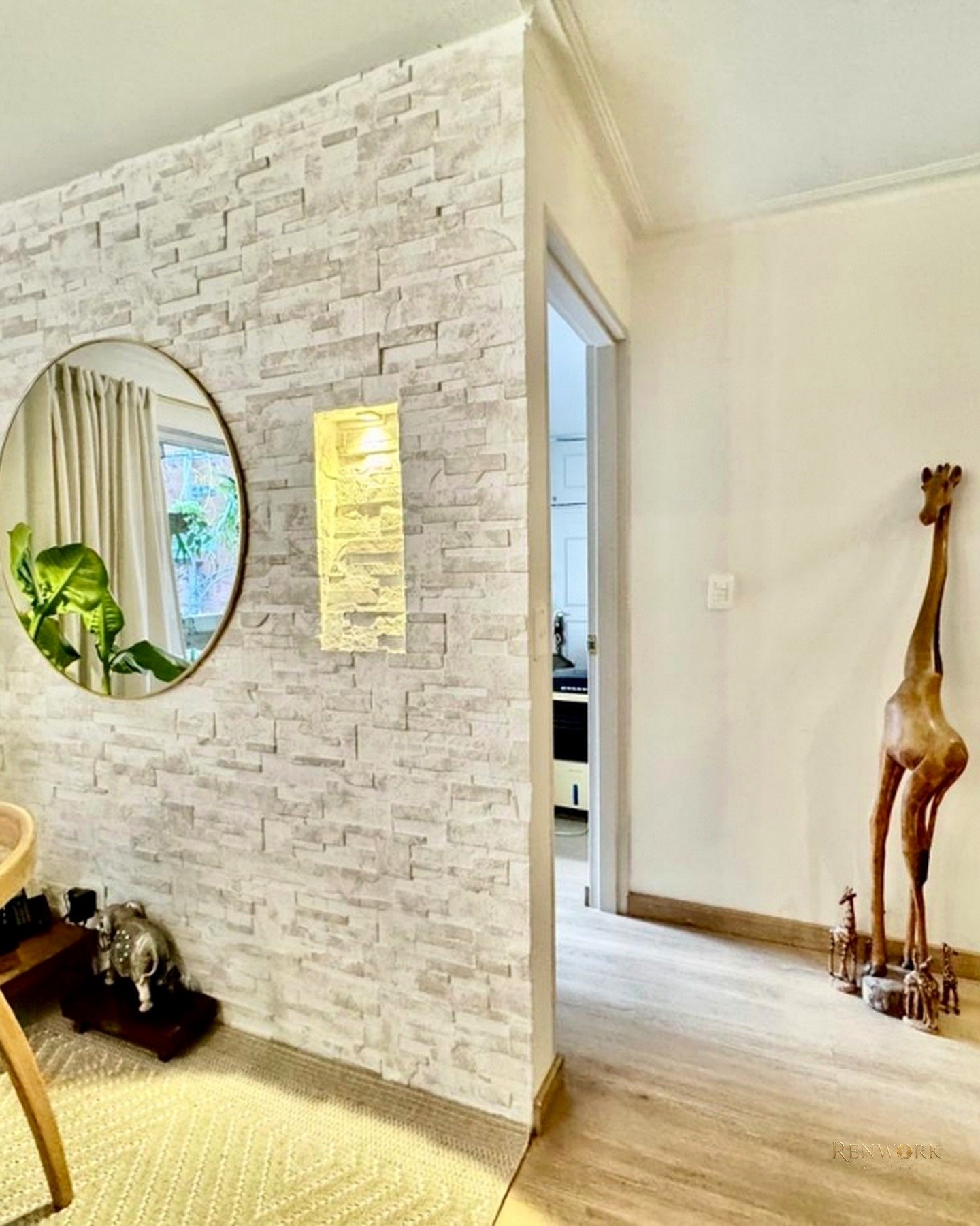 VENTA DE APARTAMENTO EN LAURELES REMODELADO, EN EDIFICIO · foto 9