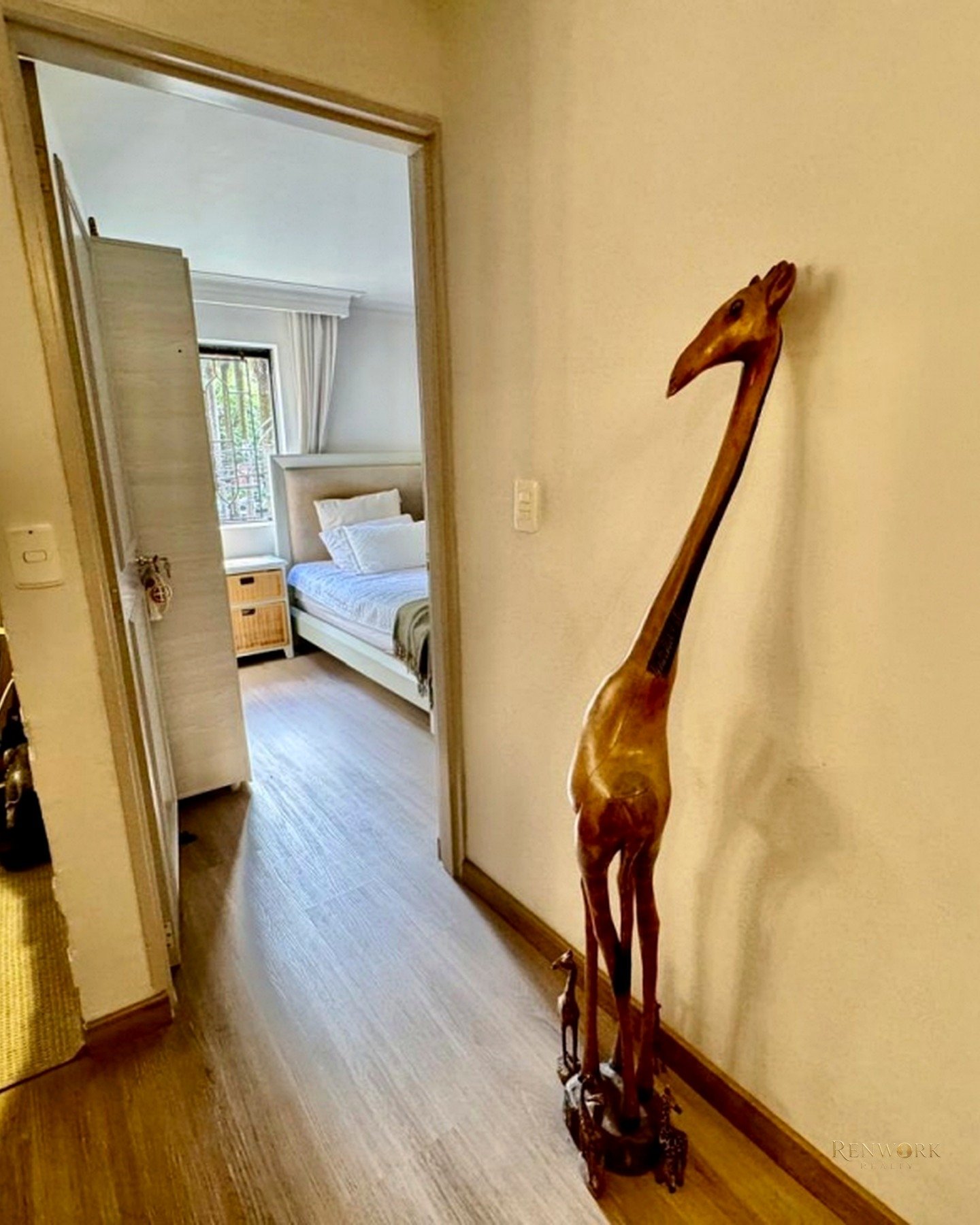 VENTA DE APARTAMENTO EN LAURELES REMODELADO, EN EDIFICIO · foto 17