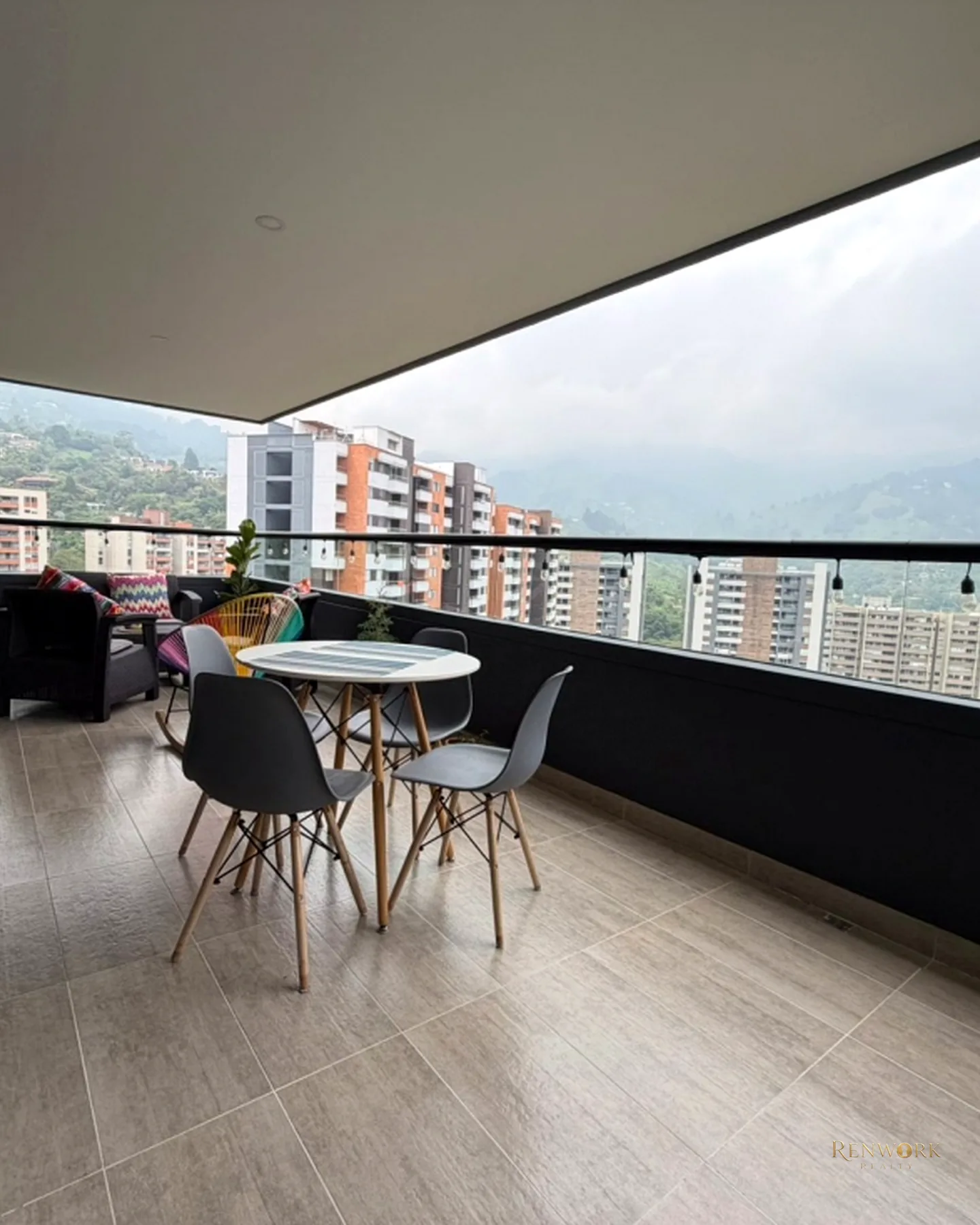 VENTA DE APARTAMENTO EN LOMA DE LAS BRUJAS- VISTA A CIUDAD · foto 6